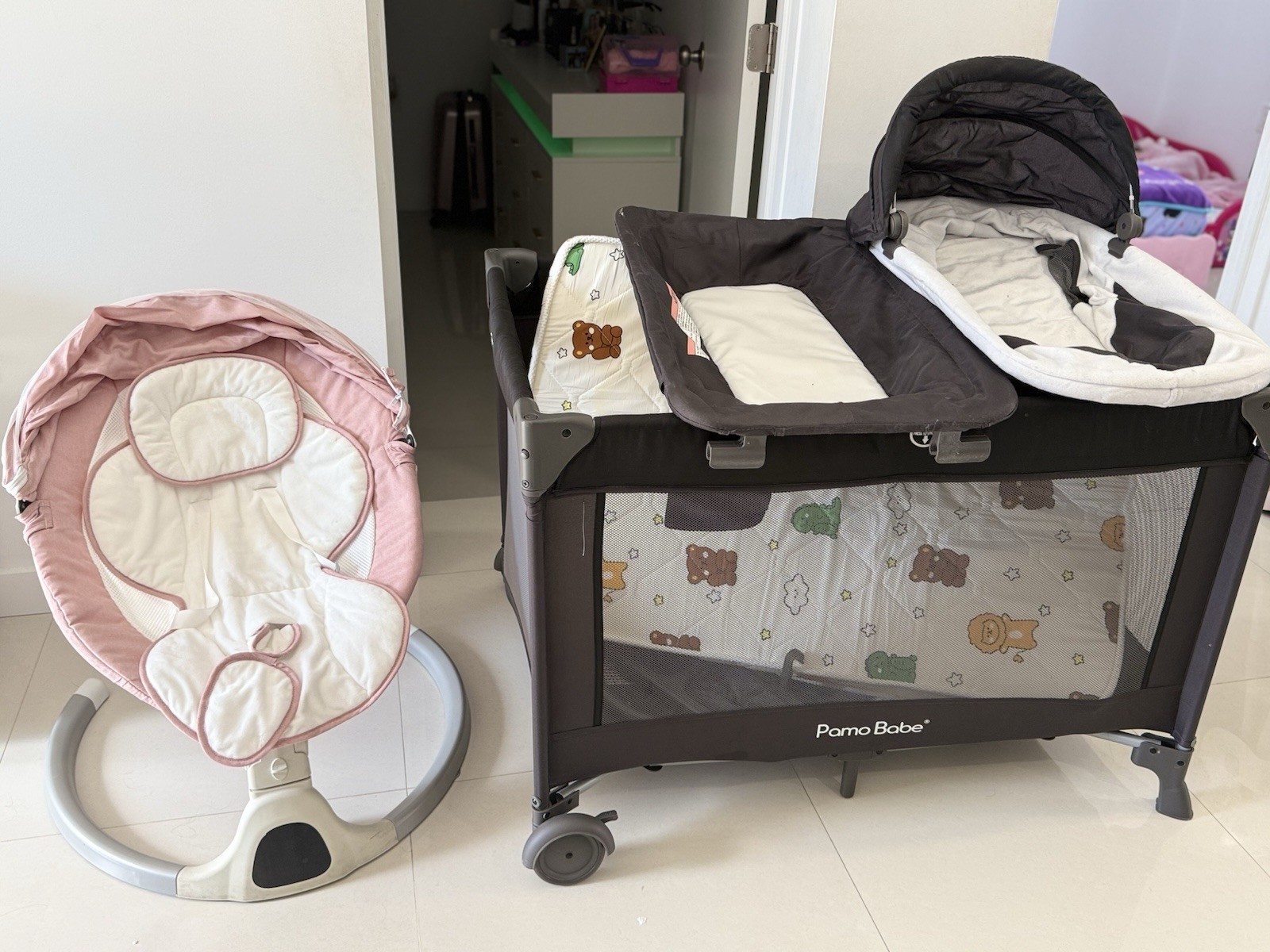 Pamo Babe Play Yard with Changing Table, Removable Bassinet, Portable, Wheels