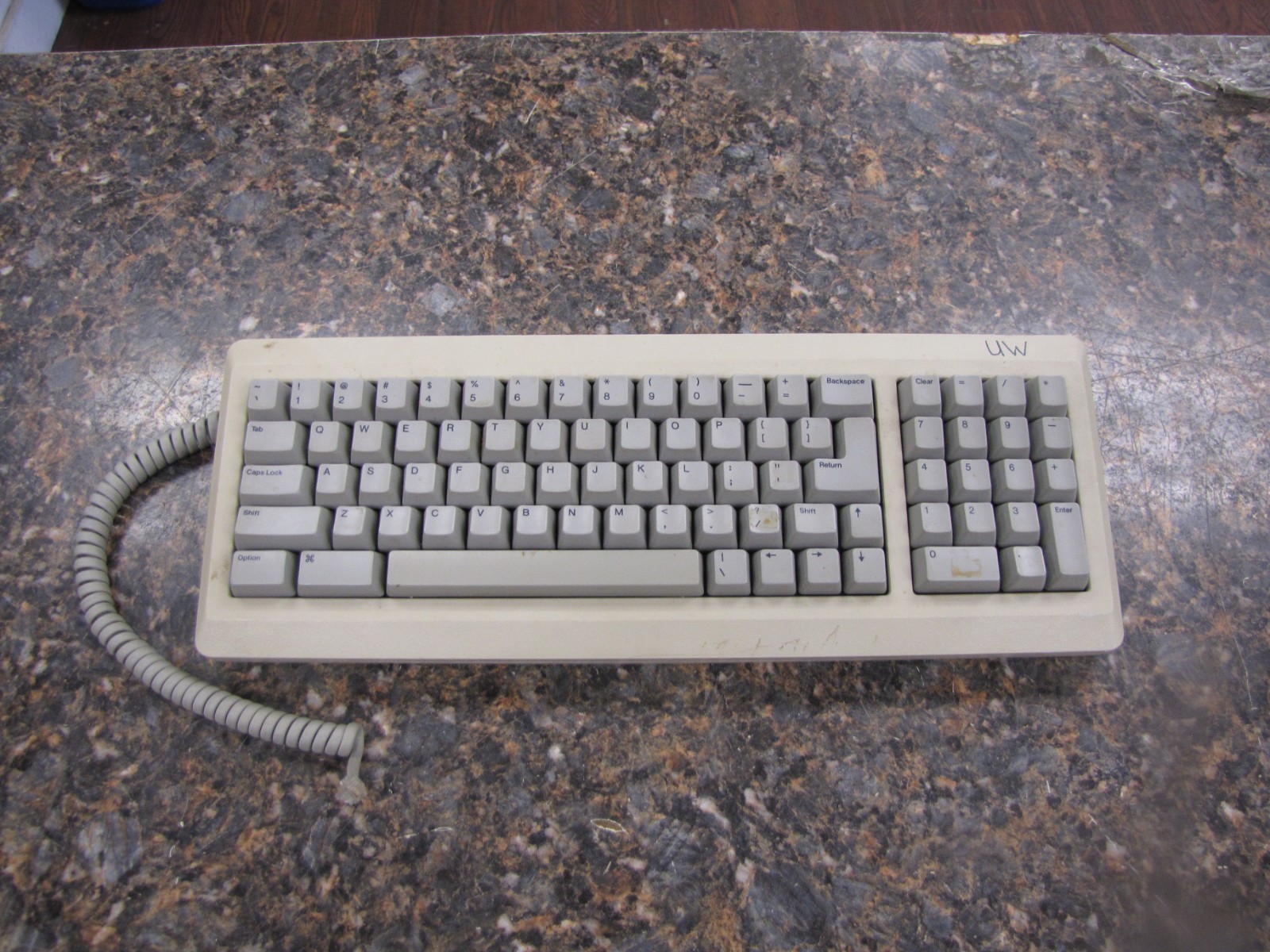 Vintage Original Apple Computer Macintosh Keyboard M0110A -Made in USA