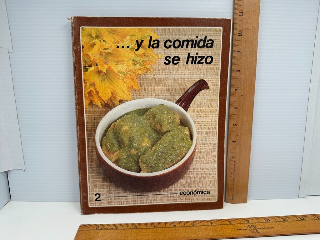Y LA COMIDA SE HIZO ECONOMICA / AND DINNER IS MADE Cookbook #2 Beatriz Fernandez