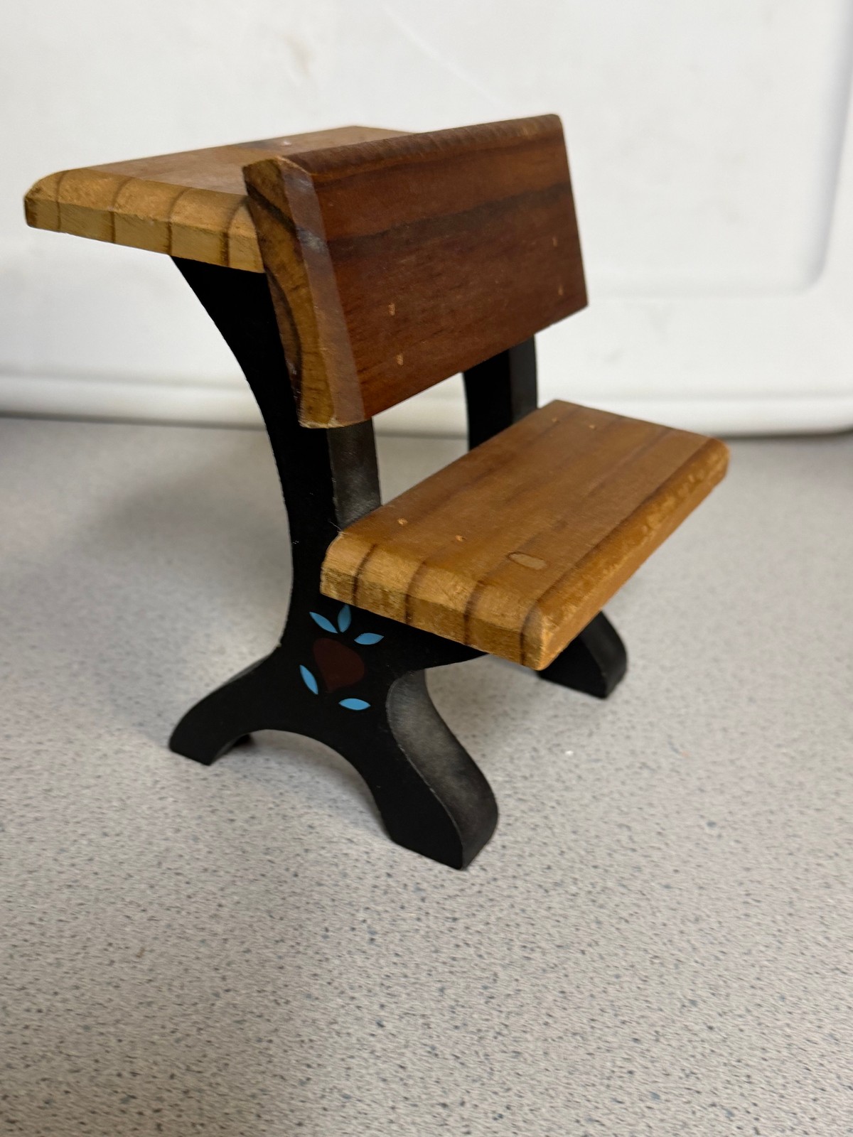 Tender Heart Treasures Vintage 1989 Miniature School Desk Dollhouse Furniture