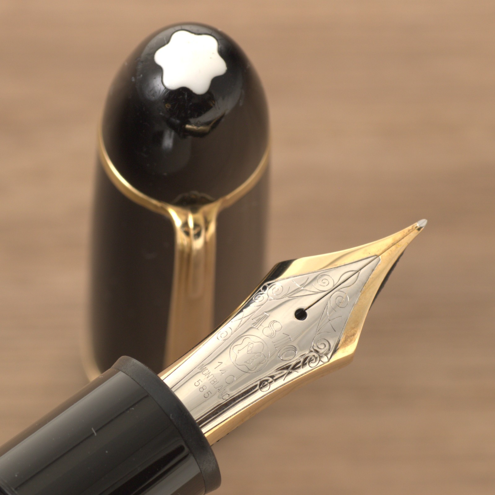 Vintage Montblanc 149 1980s Meisterstuck 14C 2 tone F Ebonite Feeder W/Step