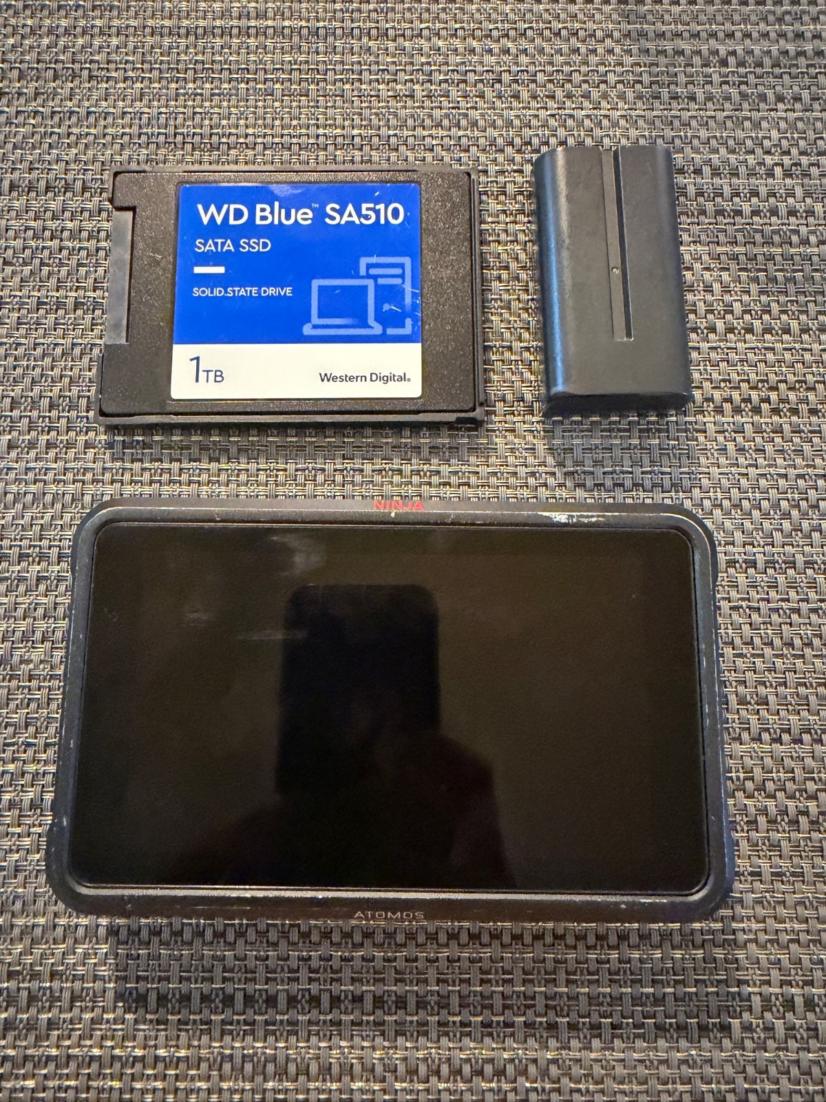 Atomos Ninja V 5" 4K HDMI Recording Monitor + 1 TB WD Blue SATA SSD