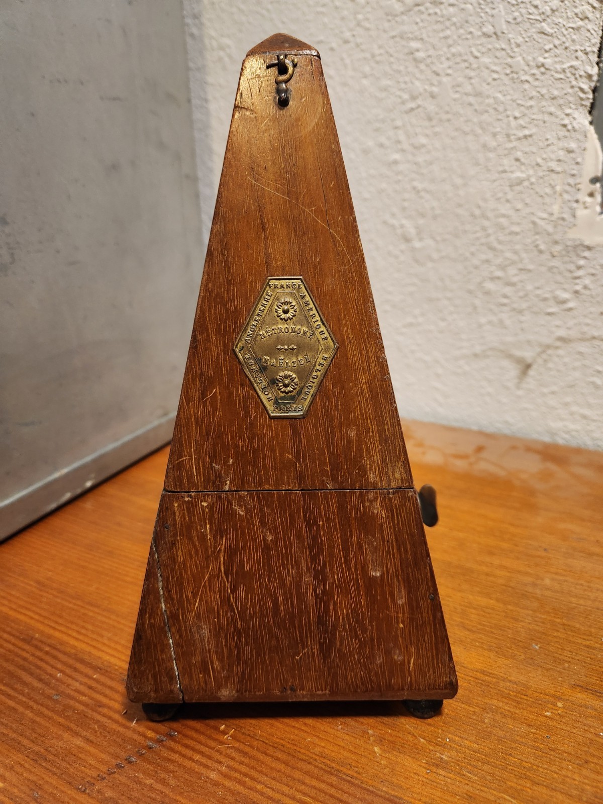 VINTAGE MAELZEL PAQUET Antique Metronome Wind-Up Made in France BEAUTIFUL