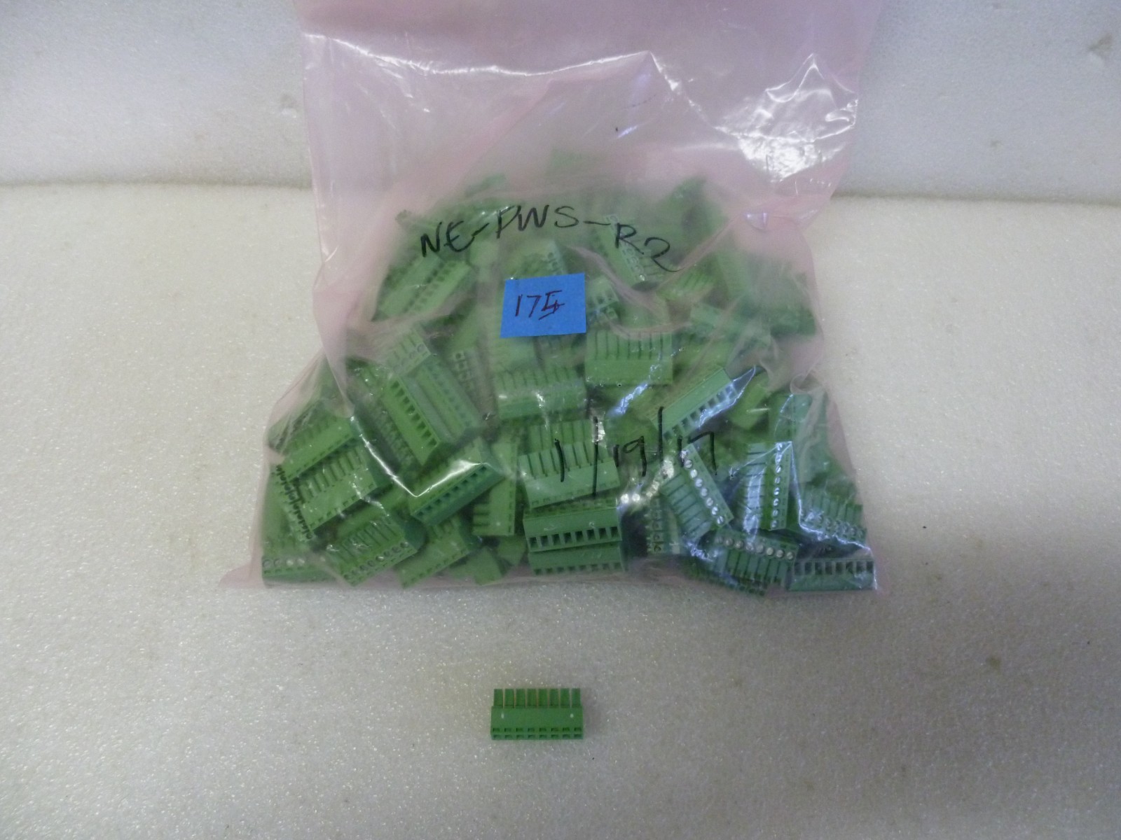 LOT OF 175  8-pin Terminal Block Plug Wire Connector