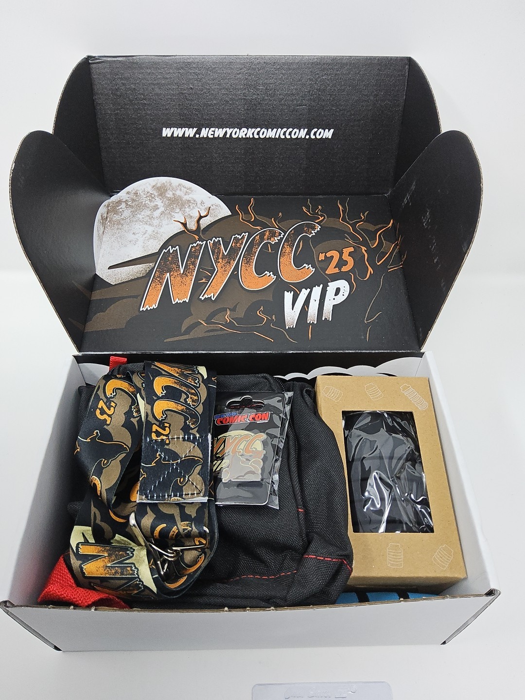 NYCC 2025 VIP SWAG Pin, Tote, Bottle, Lanyard, Sling w/ MTG Spiderman Promo/deck