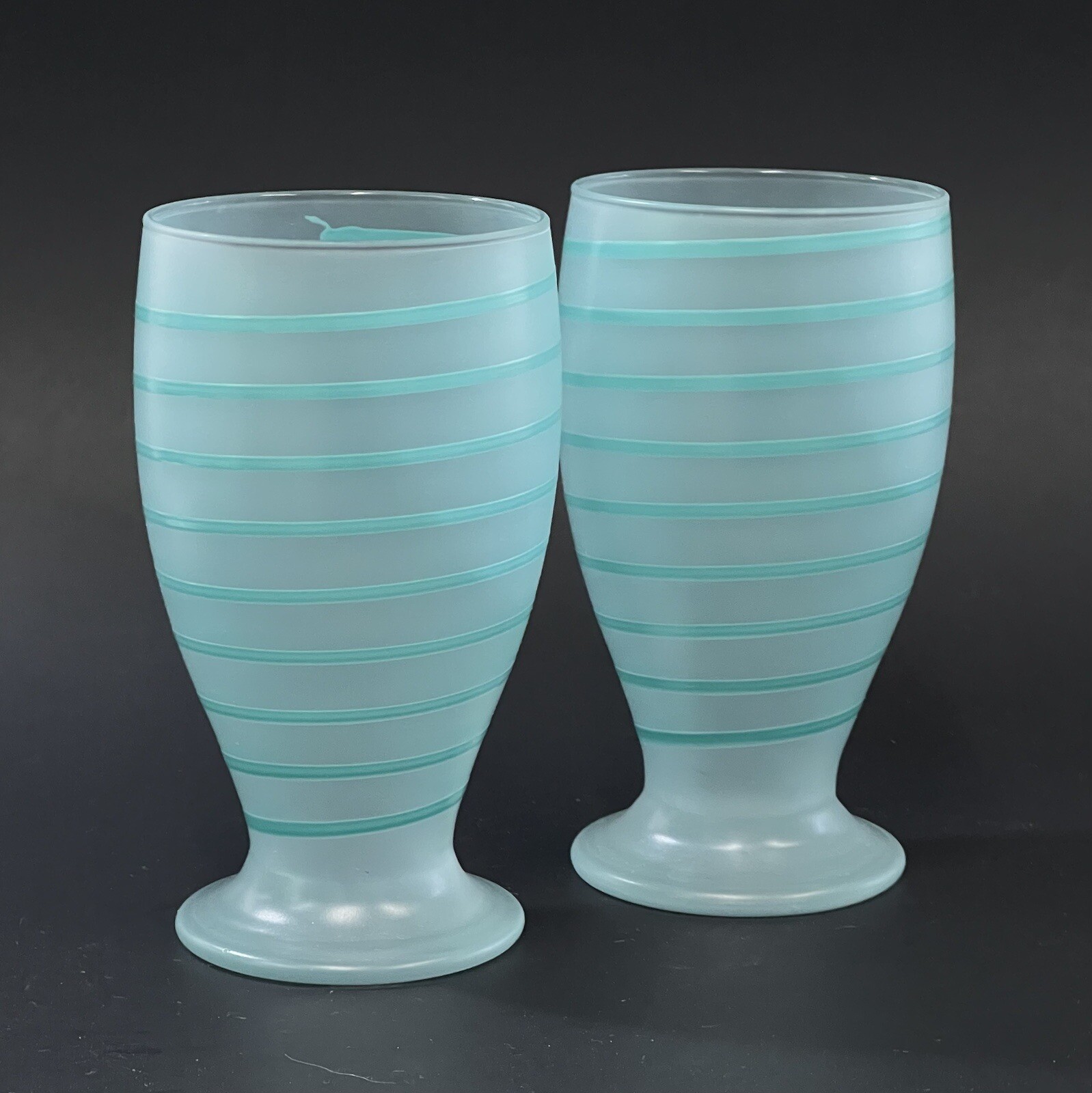 Set Of 2 VTG Luminarc Aqua Blue Satin Glass Ribbed Swirl Juice Glasses 5" EUC