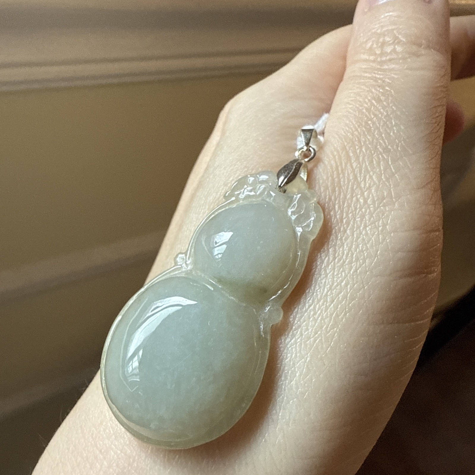 Certified Untreated Grade A Jadeite 純天然翡翠A貨 糯冰较大葫芦