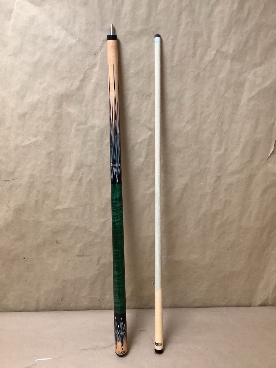 BLK/GREEN 8-POINT CUE NO CASE (G29014598)