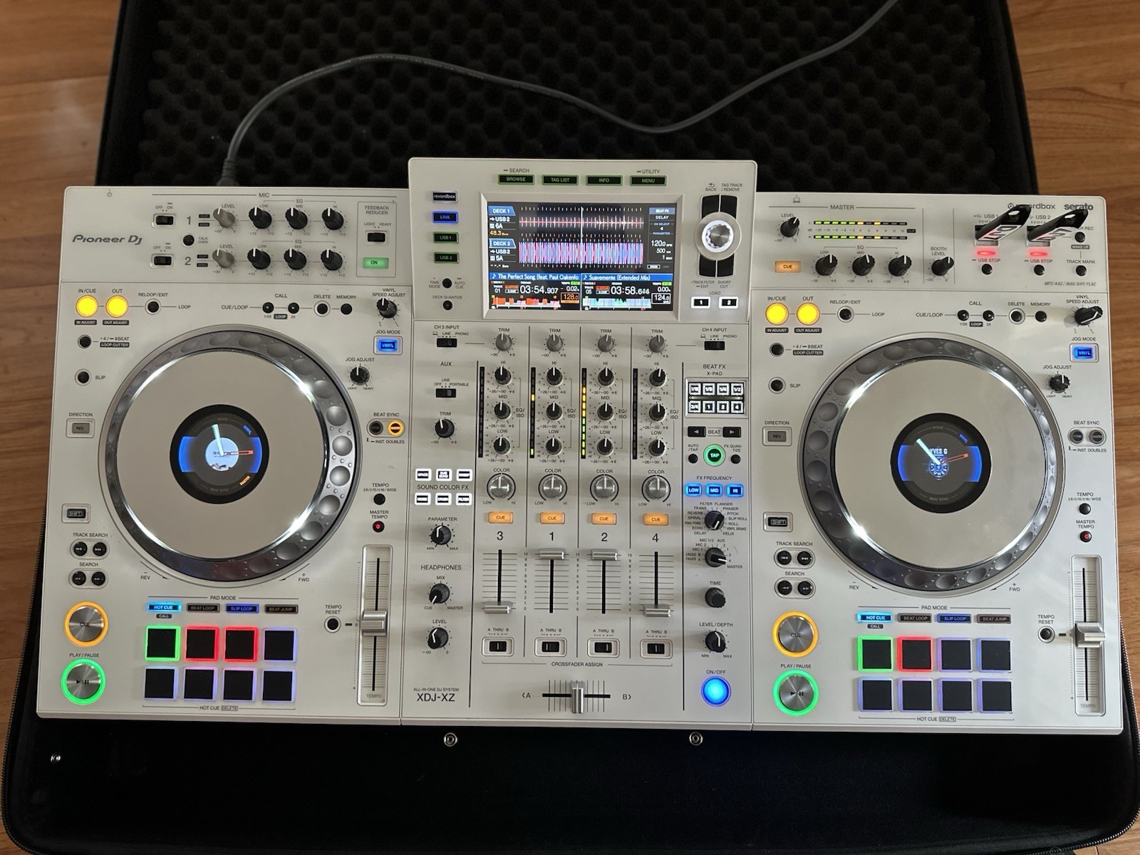 Pioneer DJ XDJ-XZ Quad Deck Controller White USB Powered Jog Wheel Illumination