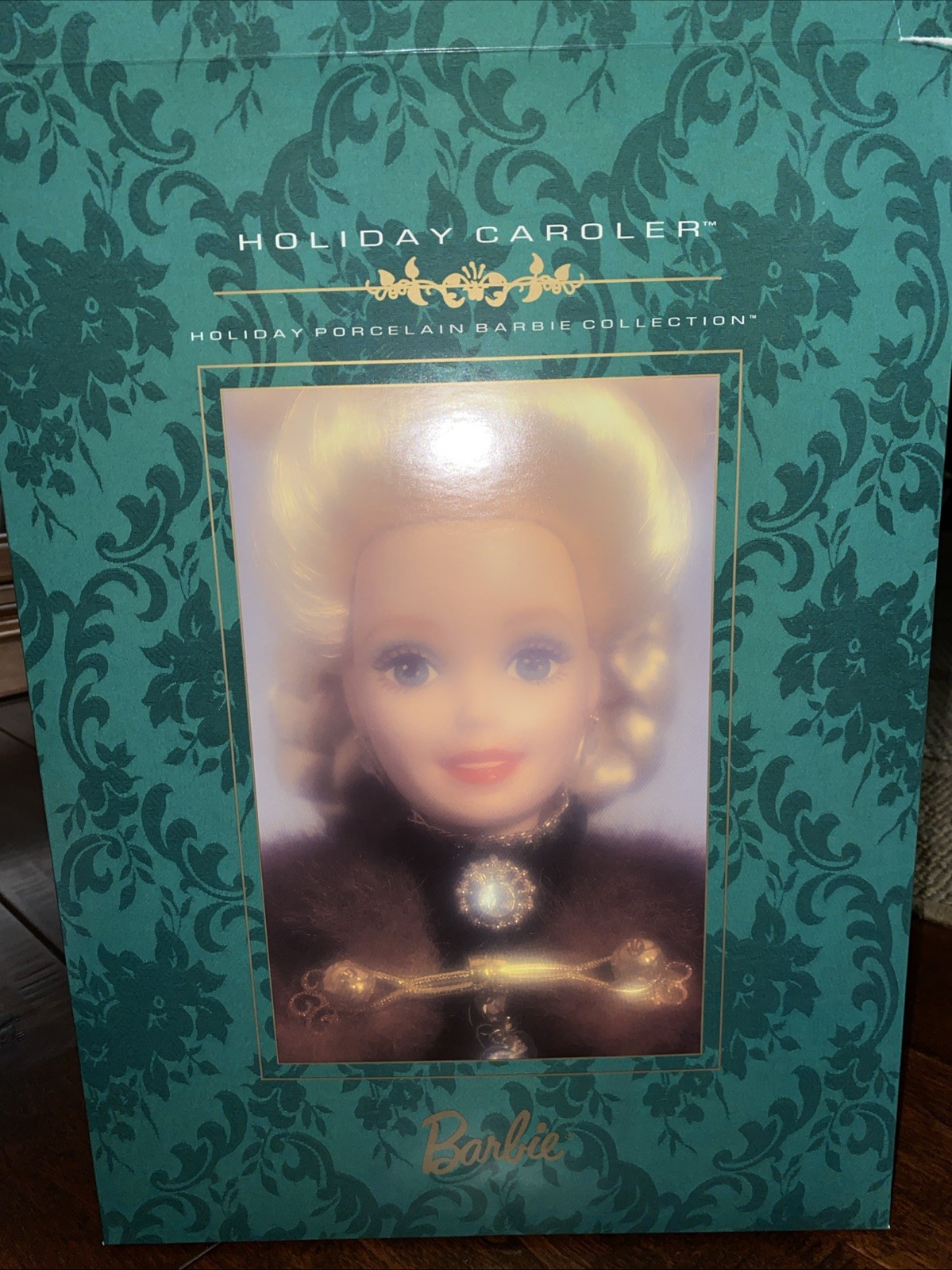 1996 Mattel Porcelain Barbie Doll Collection Holiday Caroler #15760 New In Box