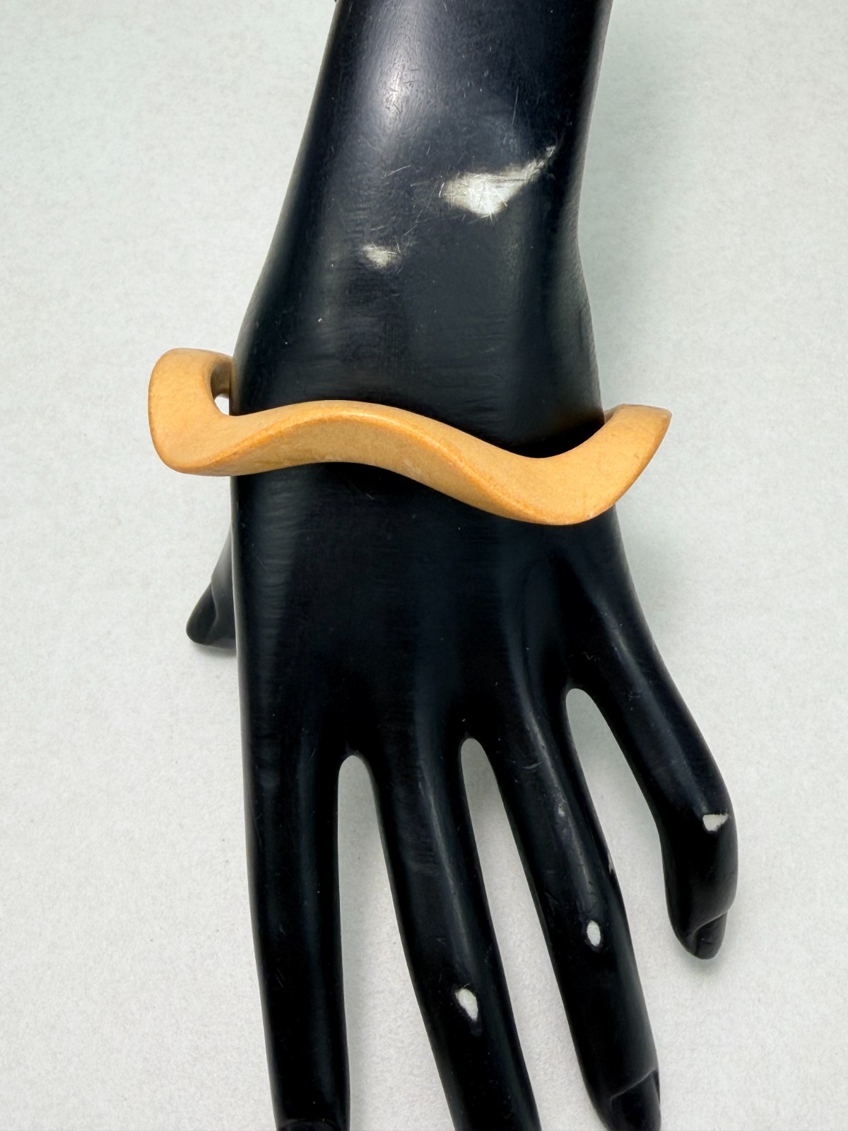 Vintage 70s Lucite Sculptural Wavy Bangle Bracelet Minimalist Modernist