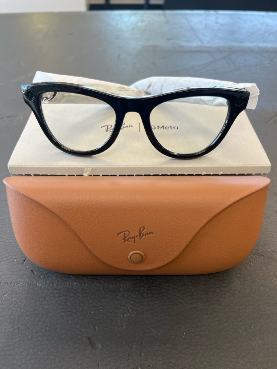 Ray-Ban Meta Skyler Smart Glasses RW4010 Camera Bluetooth W/ Charge  (PD4055867)