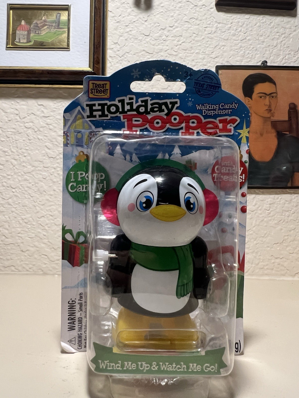 Holiday Pooper Penguin Candy Dispenser Wind Up Toy Treat Street New Sealed 