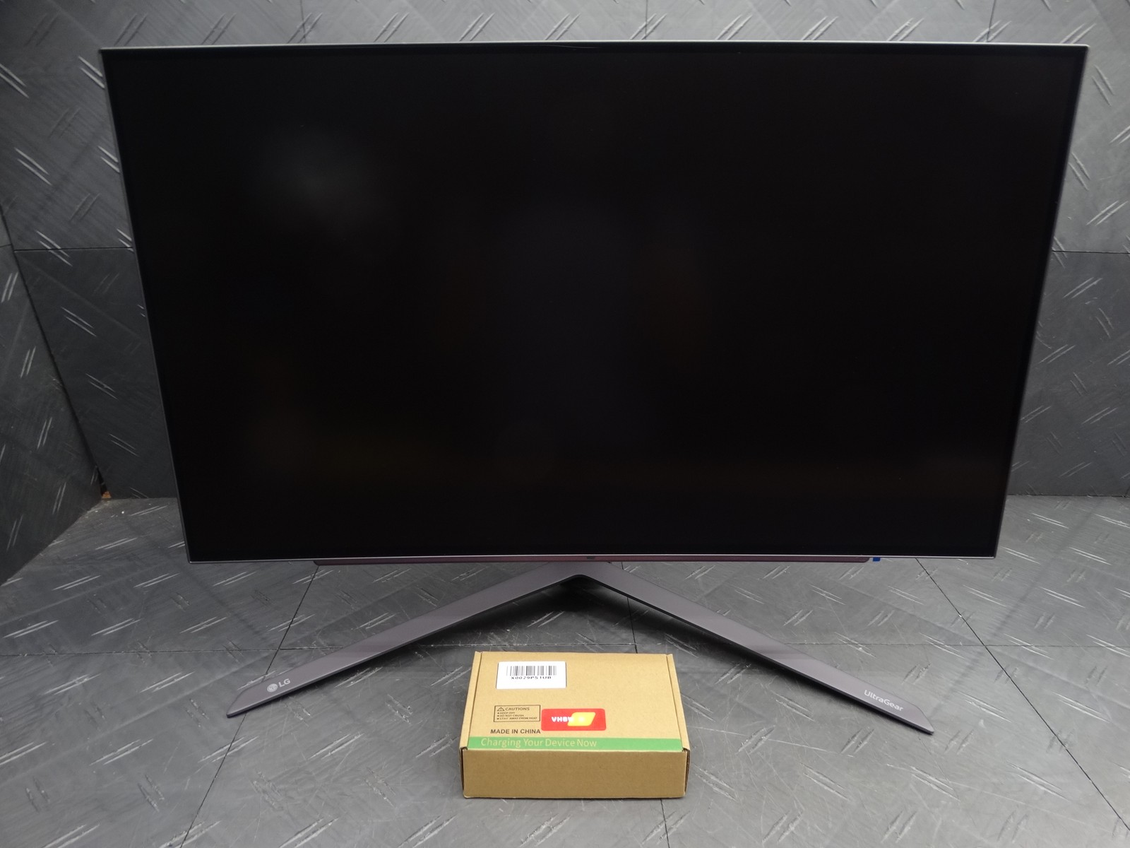 LG UltraGear 27" 1440p OLED 240Hz Gaming Monitor LG27GR95QEB