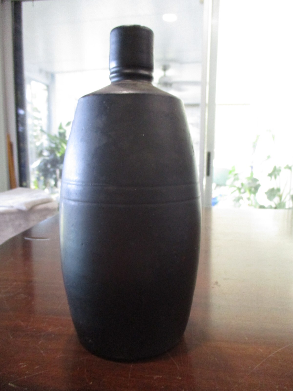 BLACK OVERLAY STONEWARE RIBBED ANTIQUE 1800'S BOTTLE 8 1/4 ''