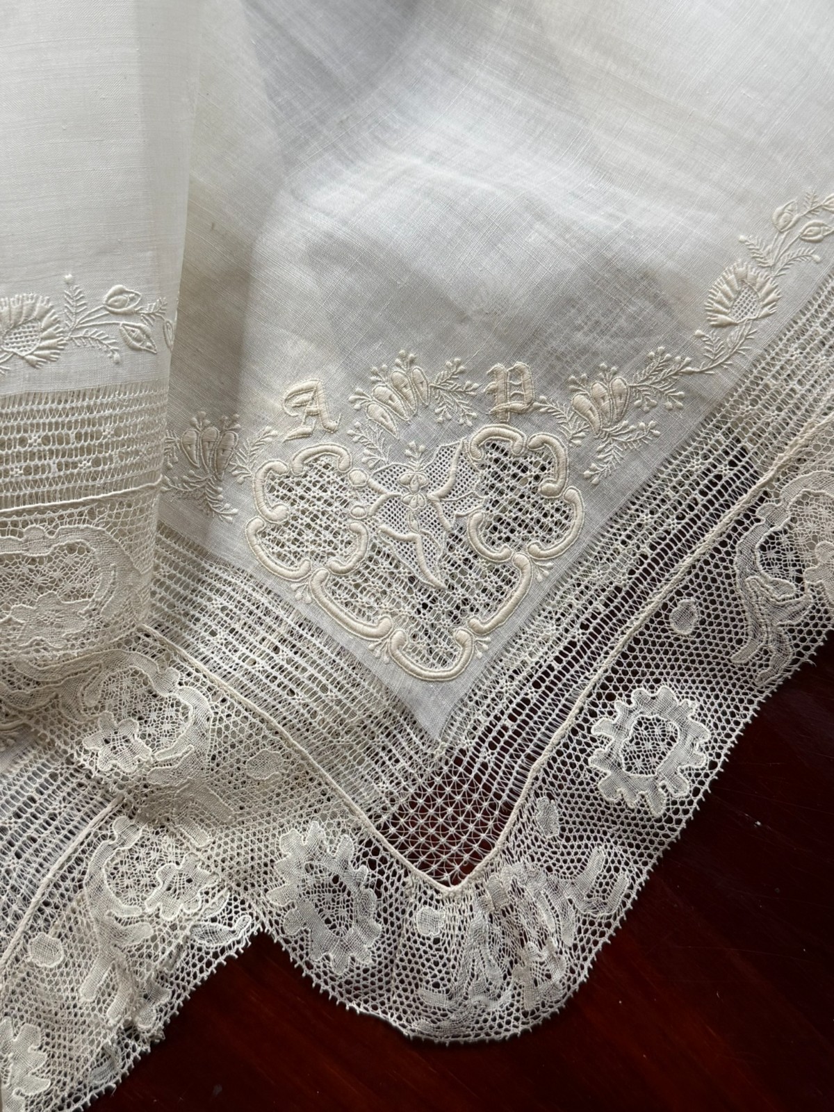 Antique Lace - Large embroidered handkerchief, initials AD and edged with lace