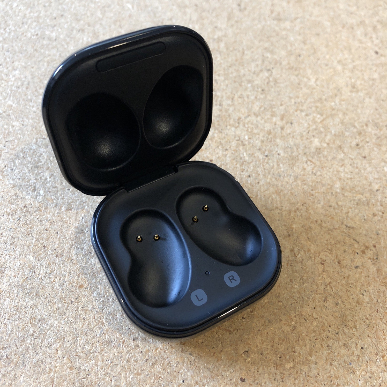 Samsung Galaxy Buds Live Earbuds Charging Case SM-R180 EP-QR180 Black Original