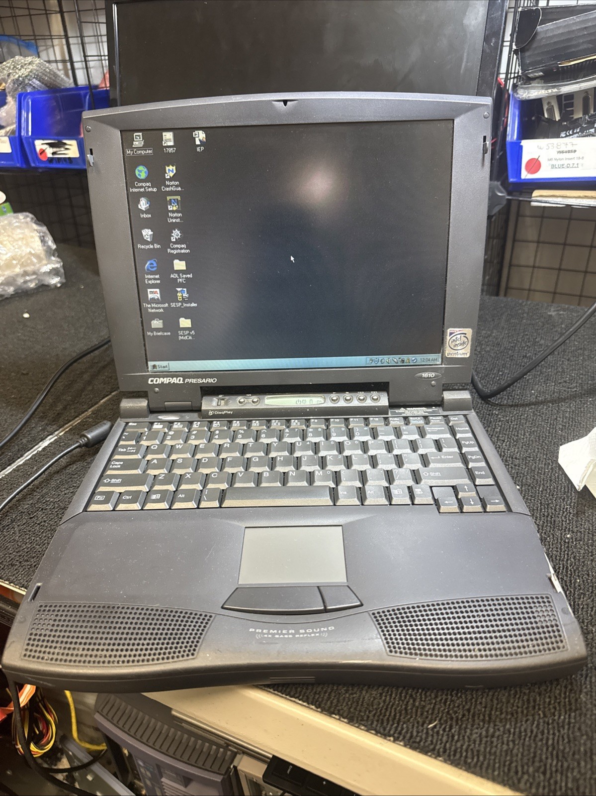 Vintage Compaq Presario 1610 Laptop