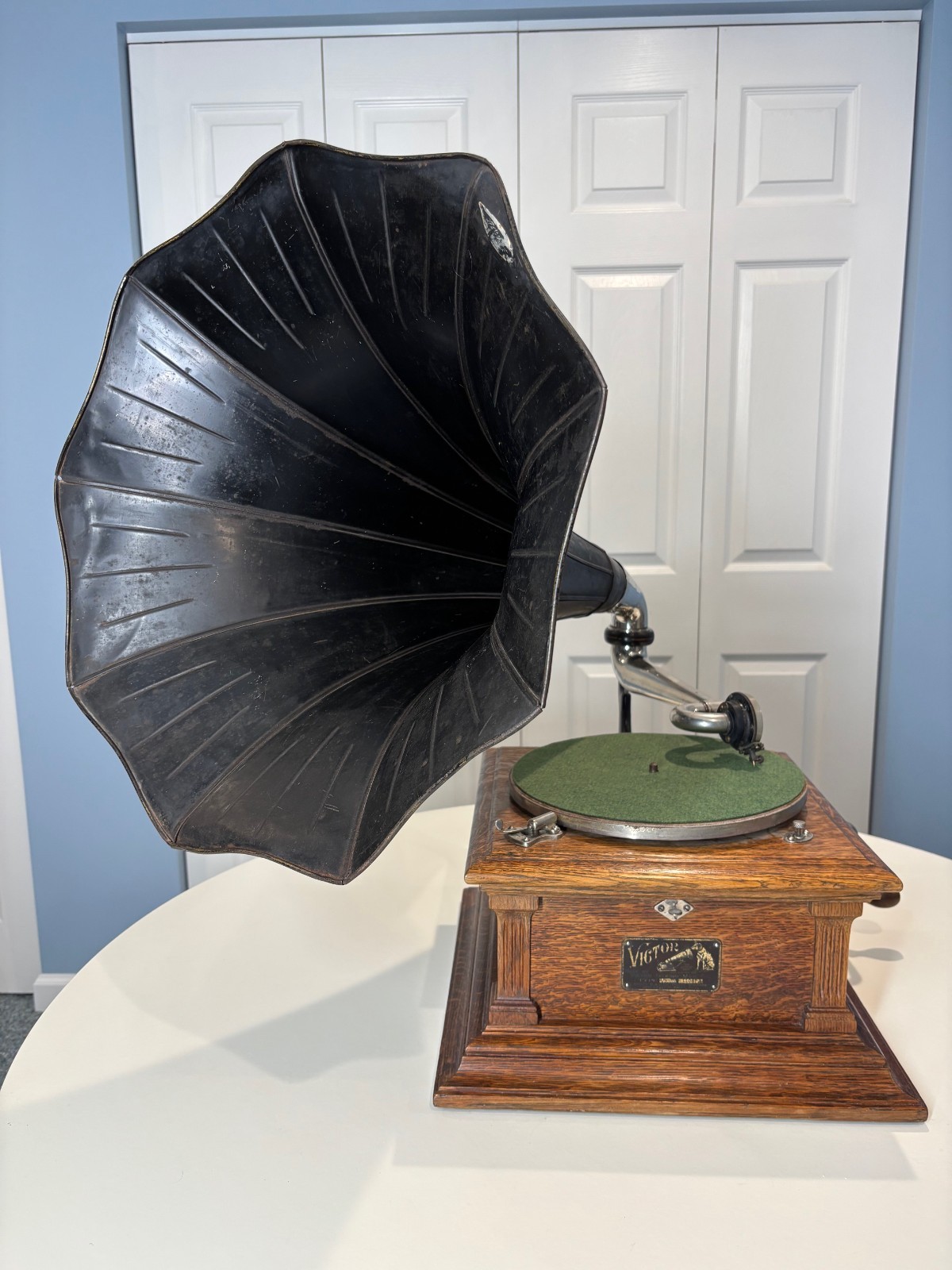 VICTOR III (3) PHONOGRAPH BEAUTIFUL ORIGINAL CONDITION WORKS WELL