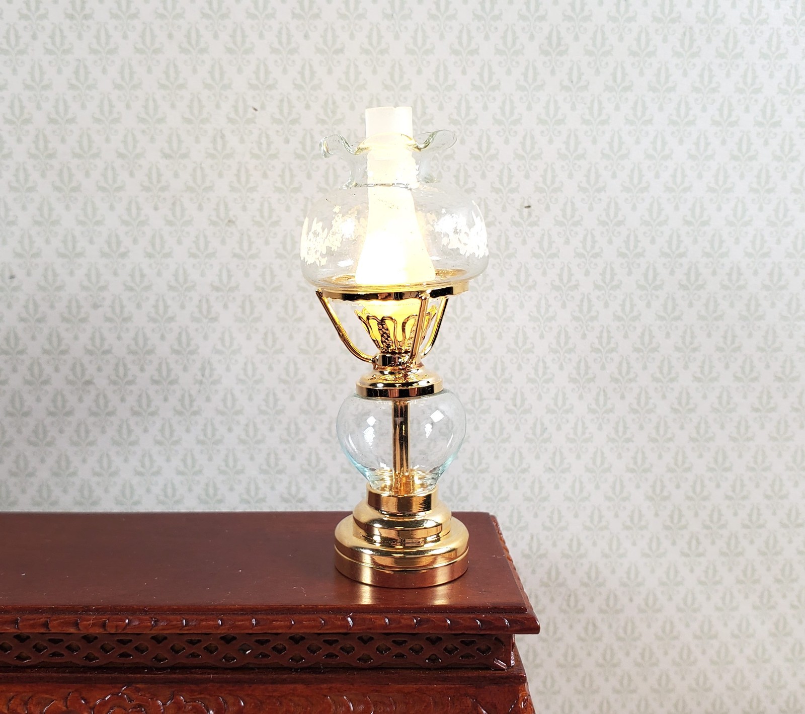 Dollhouse Light Hurricane Oil Lamp Battery Operated 1:12 Scale Gold
