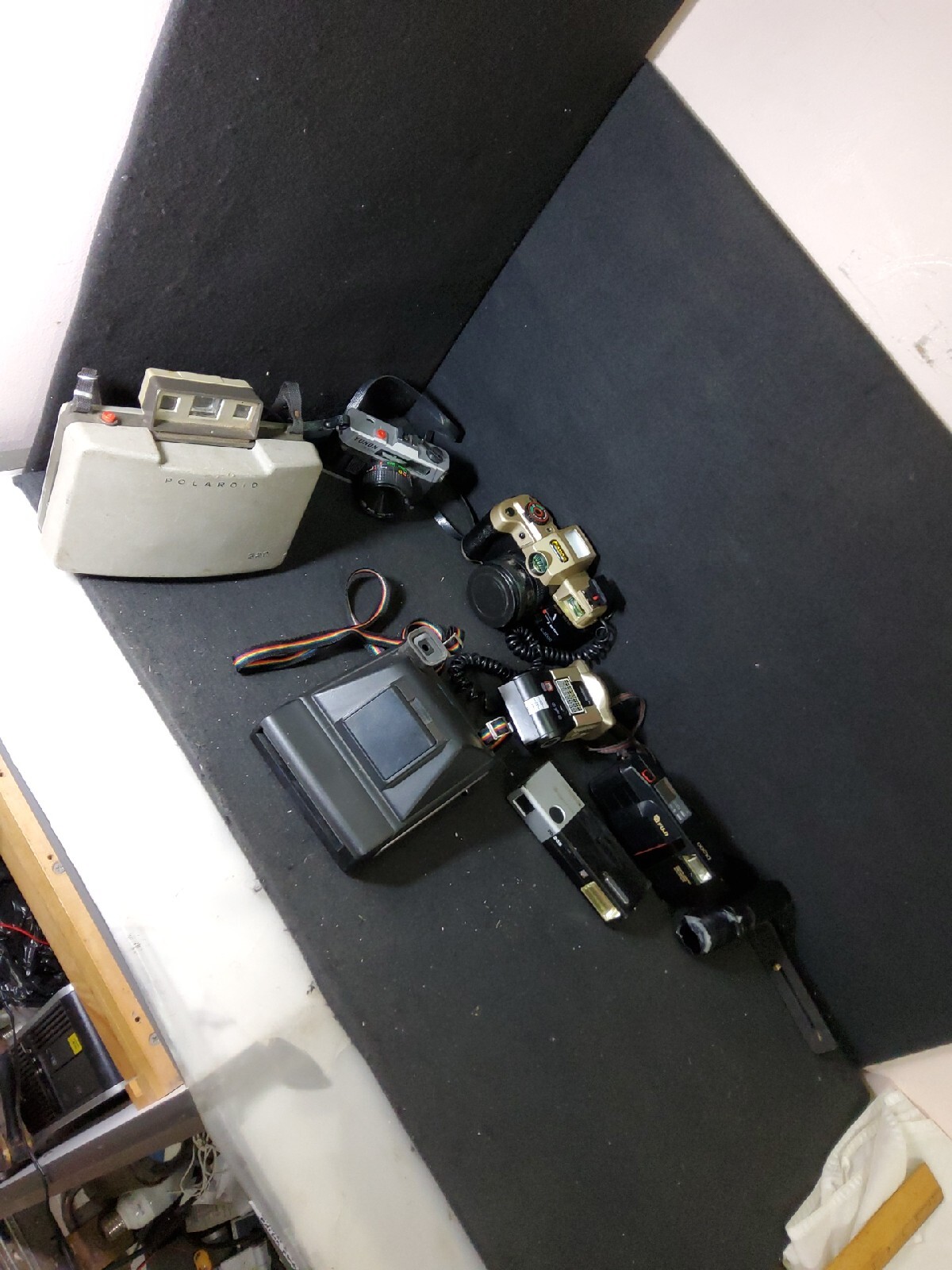 Lot of 5 Cameras (Not Tested)Canon S-2000 Fuji DL-300 Polaroid 320 Colorburst 