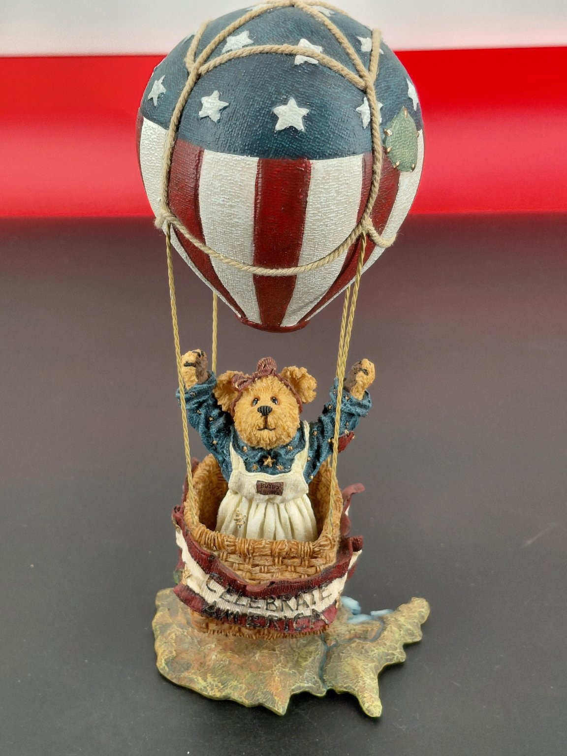Boyds Bears & Friends Bearstone Patsy & Bearamerica Hot Air Balloon Figurine