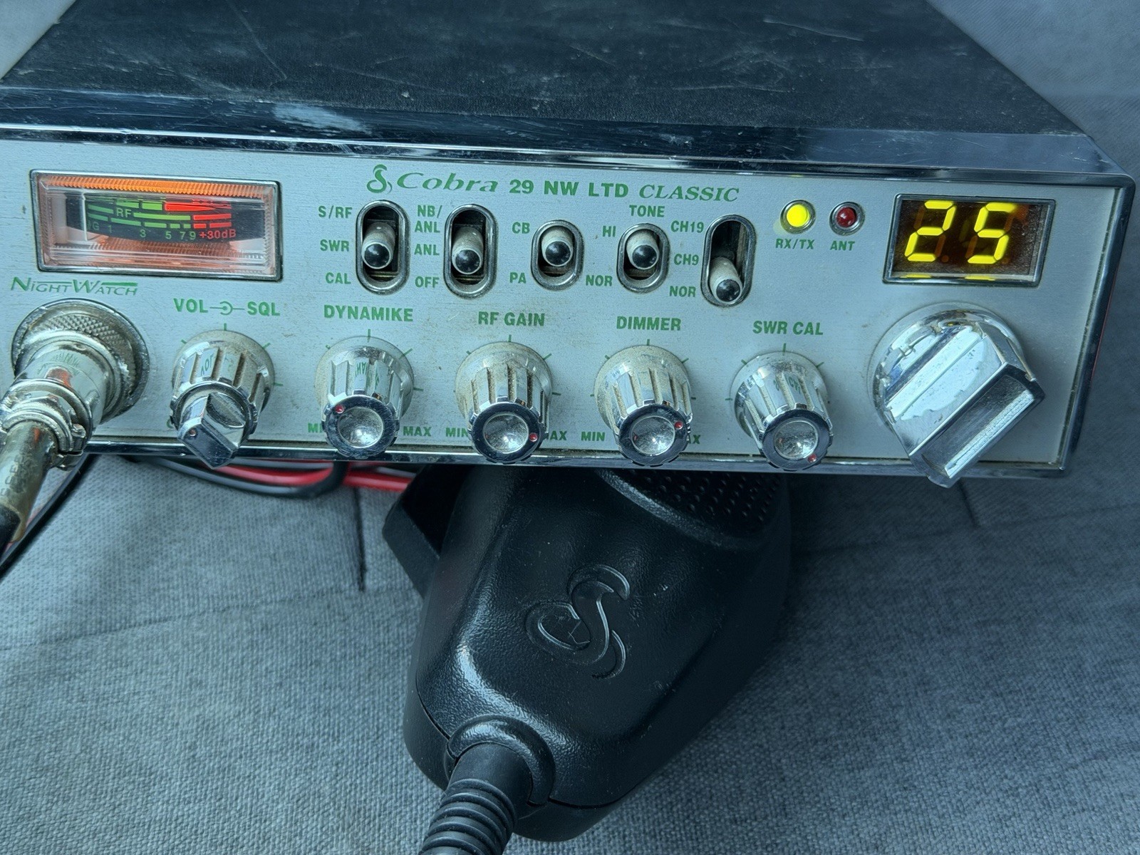 Cobra 29 NW LTD Classic 40-Channel Tested Good With Mic And  Plug 👍