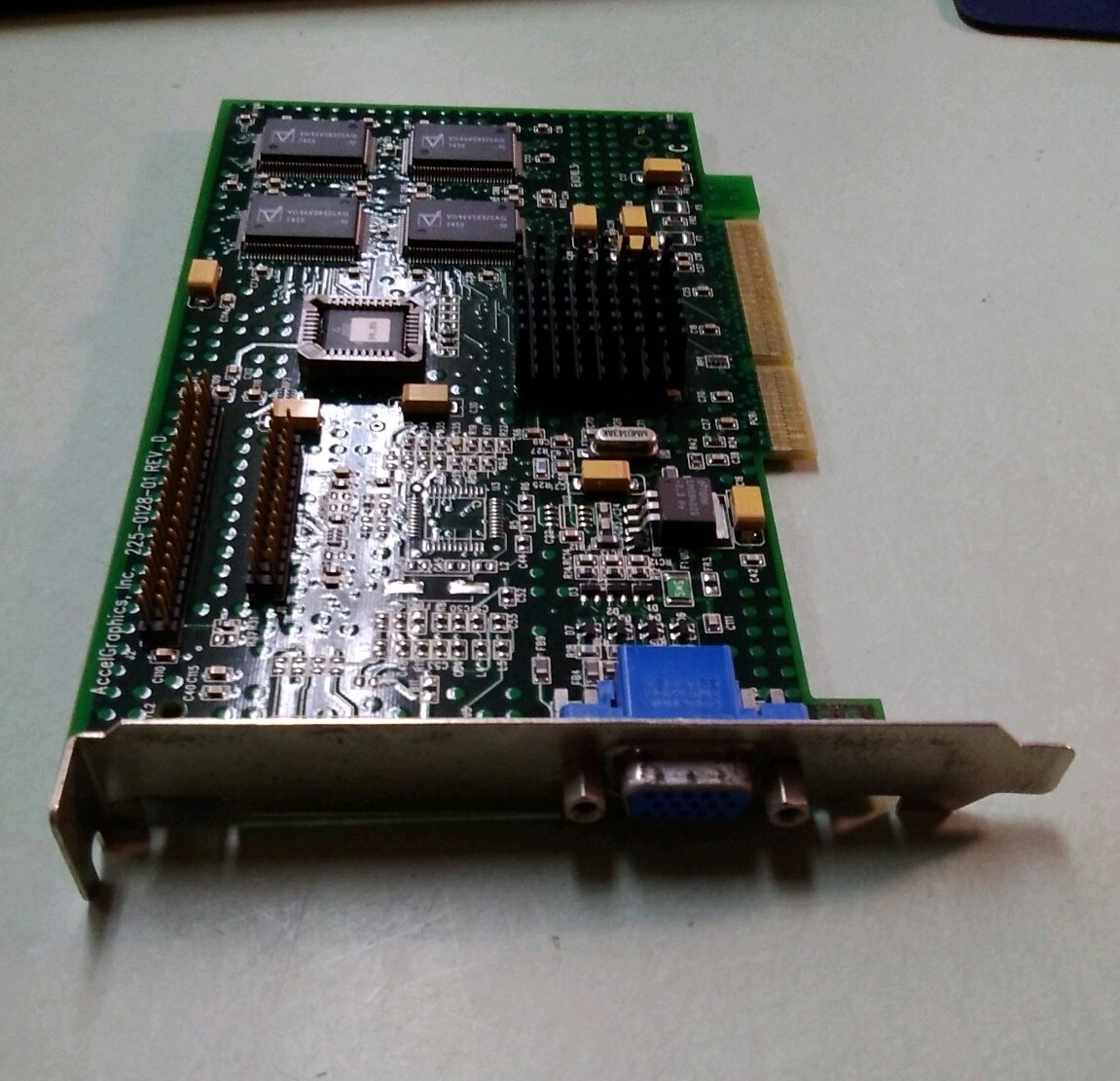 Visiontek AccelGraphics 225-0128-01 8MB AGP Video Card, 6000748