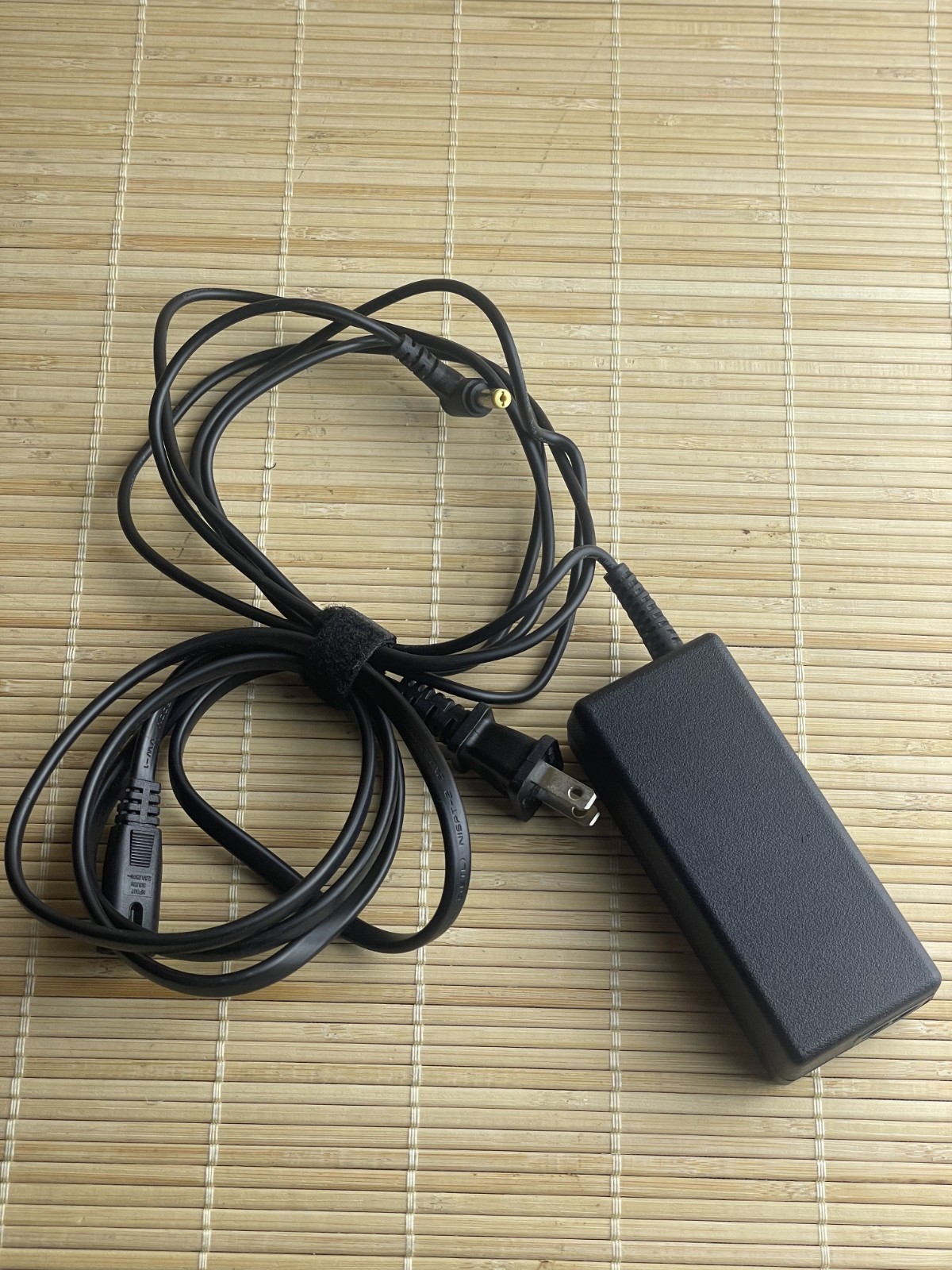 OEM - SUPERER 19V 3.42A AC ADAPTER - SPD190342 - Used