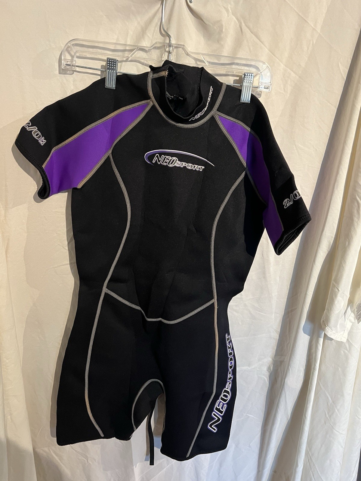 NeoSport Kids Wetsuit 2.5mm Shorty Spring Suit Youth Child size 12 95-105 Lbs