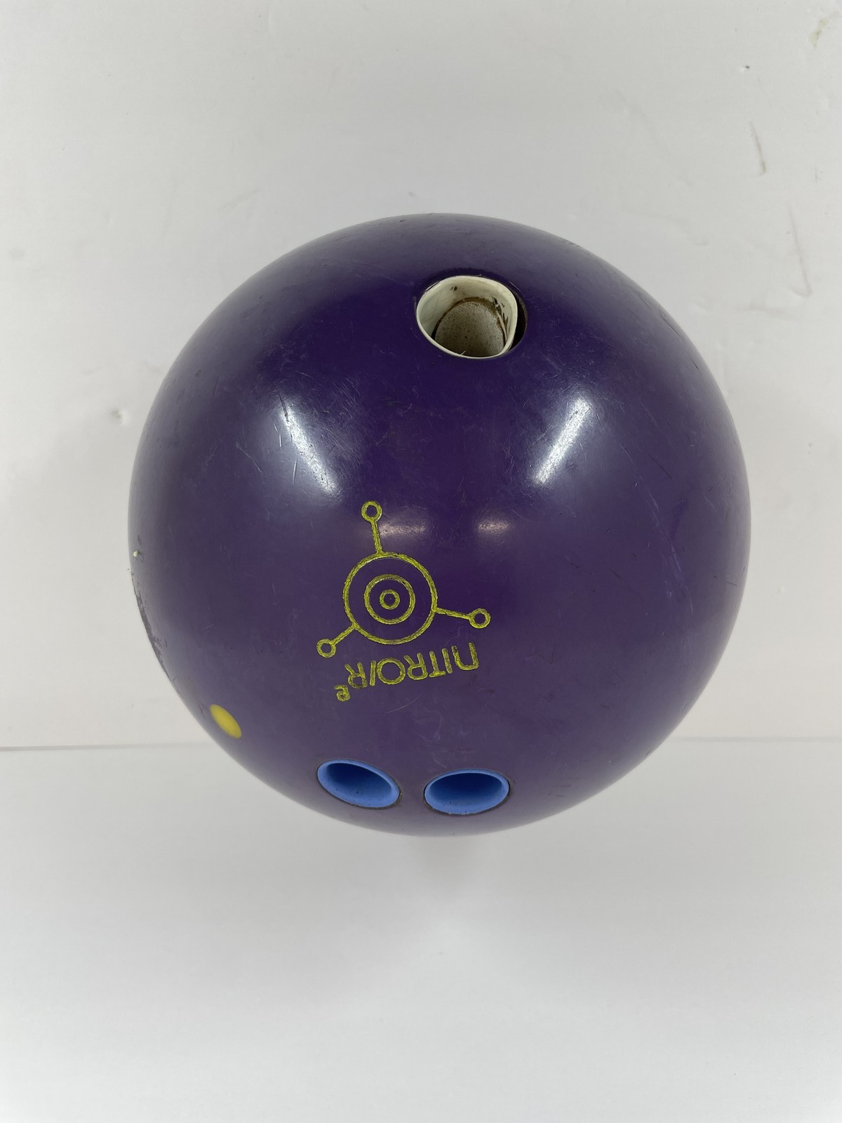 NITRO/R² Reactive Resin Purple Bowling Ball 42E5196 Used DRILLED 14LB 13OZ