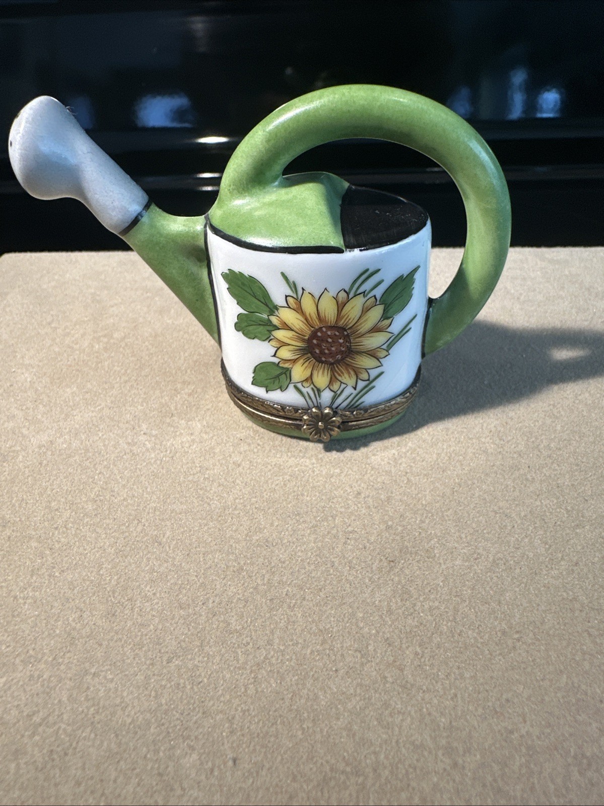 Limoges LA GLORIETTE Peint Main Porcelain Sunflower Watering Can Trinket Box