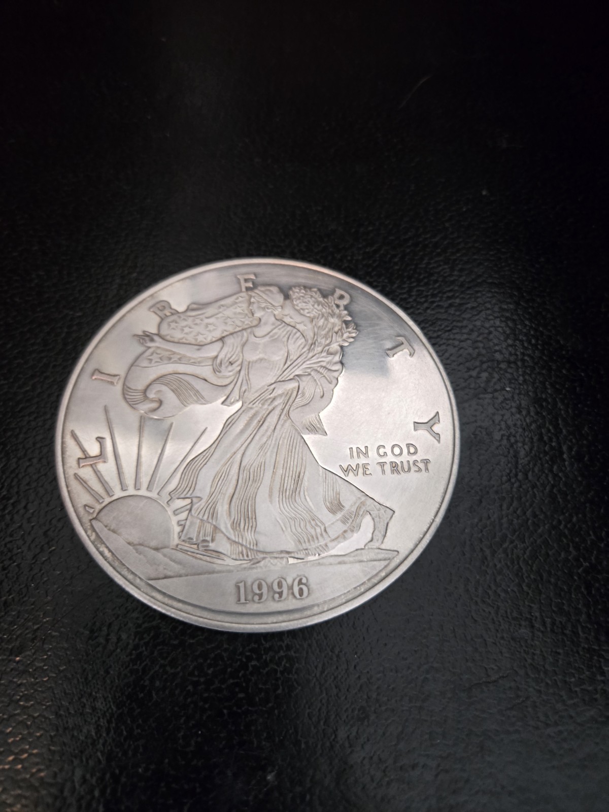 HUGE 1996 USA Eagle Lady Liberty HALF POUND 8oz 999 FINE Silver round 