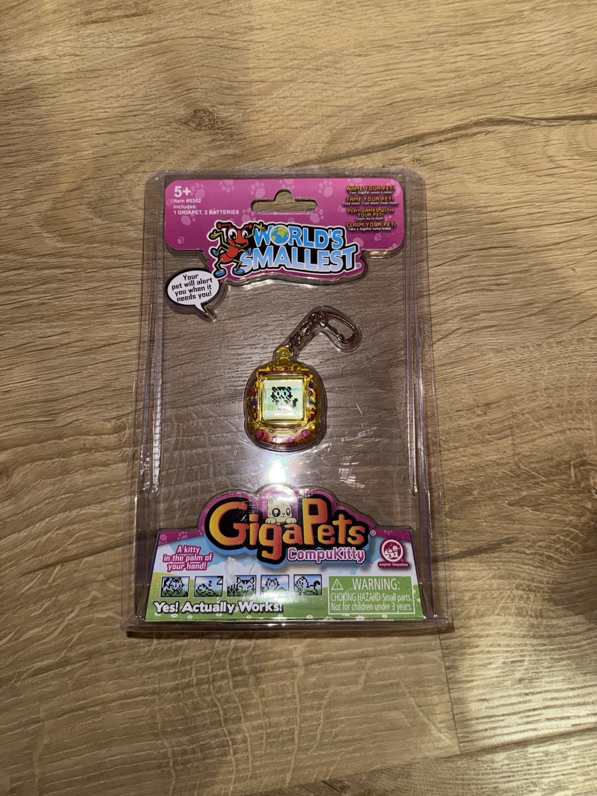 New Giga Pets Worlds Smallest CompuKitty Keychain Toy Tamagotchi Mini Kitty Cat