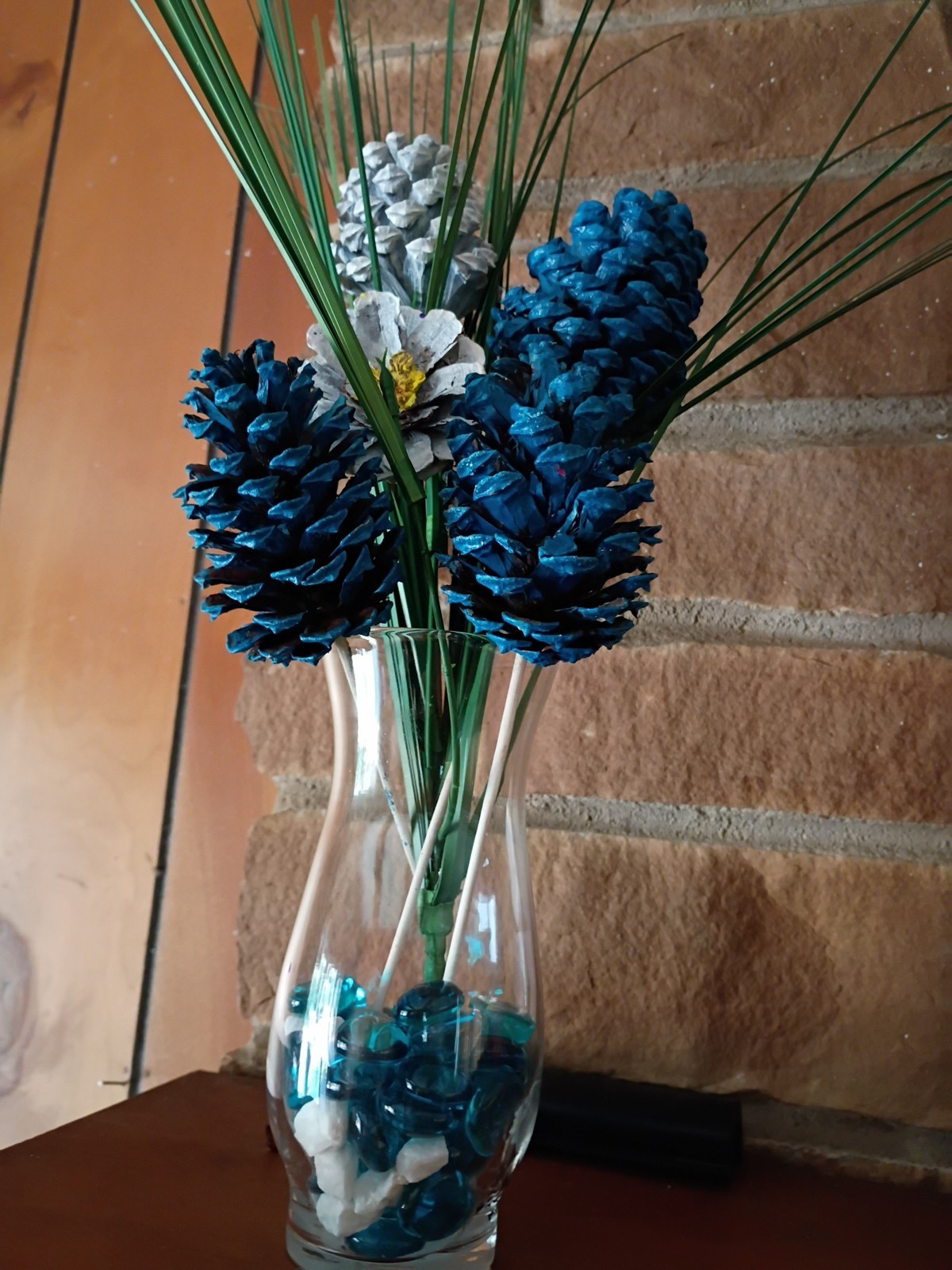 Handmade Pinecone Flower Blue and White and Glass Clear Vase Home Decoration