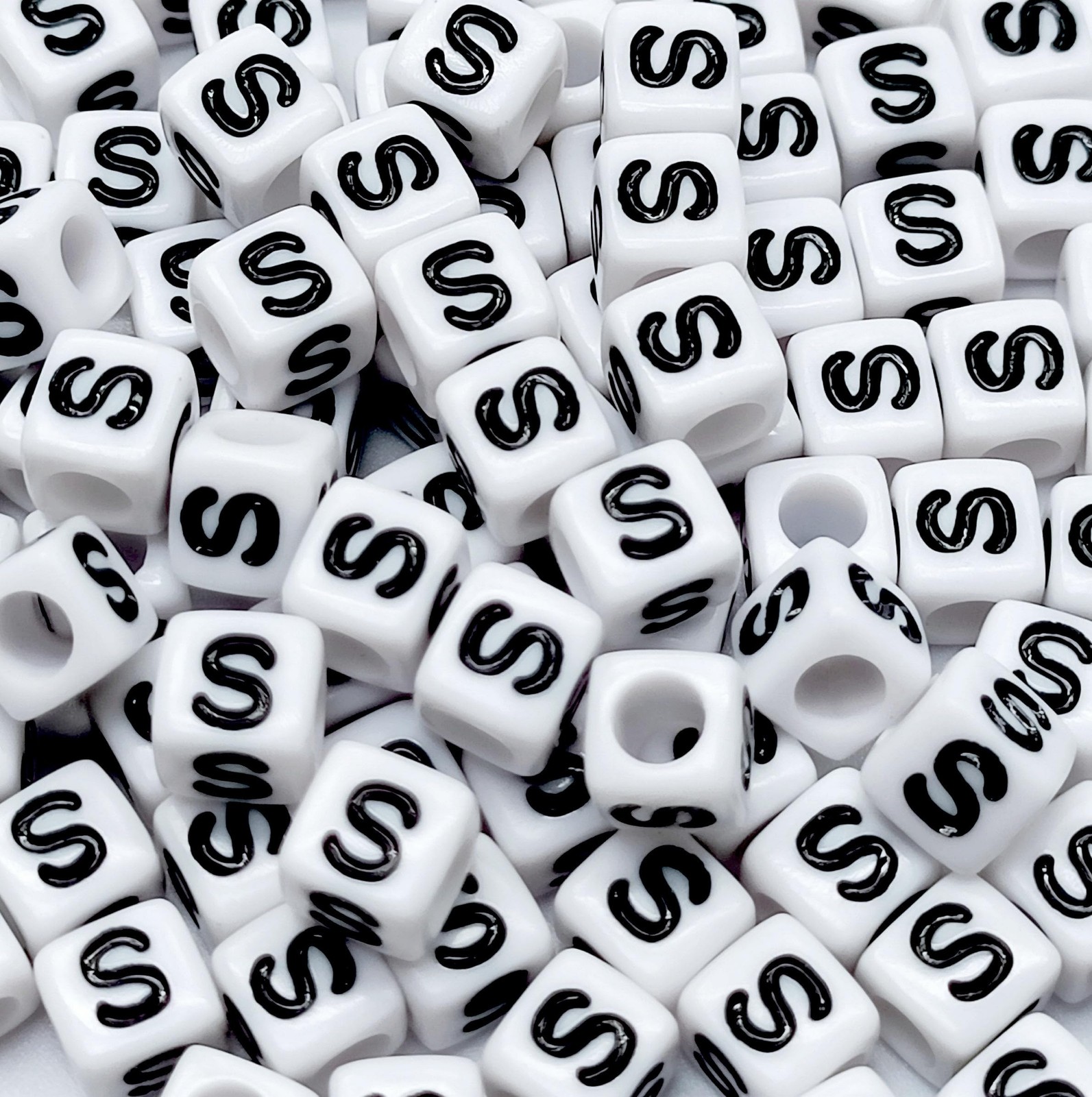 100 PCS Acrylic Square Alphabet Beads 6x6mm White Letter Beads for Jewelry