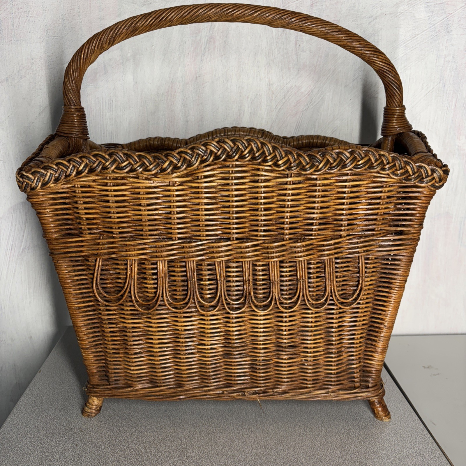 Vintage Wicker Rattan Woven Magazine Rack Holder Storage Basket Handles 18X19x11
