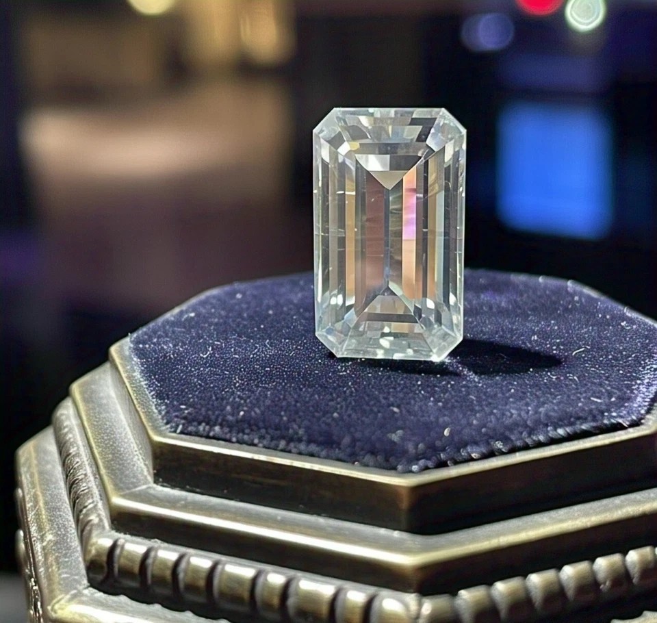 Loose 1.00 Ct Emerald Cut Lab Grown Diamond Natural D Color VVS1 Certified R088