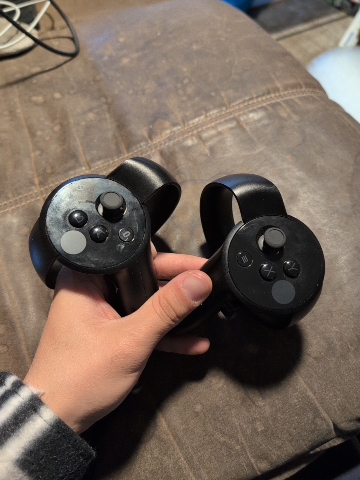 Oculus Rift CV1 Touch Controllers - Left & Right - Functional