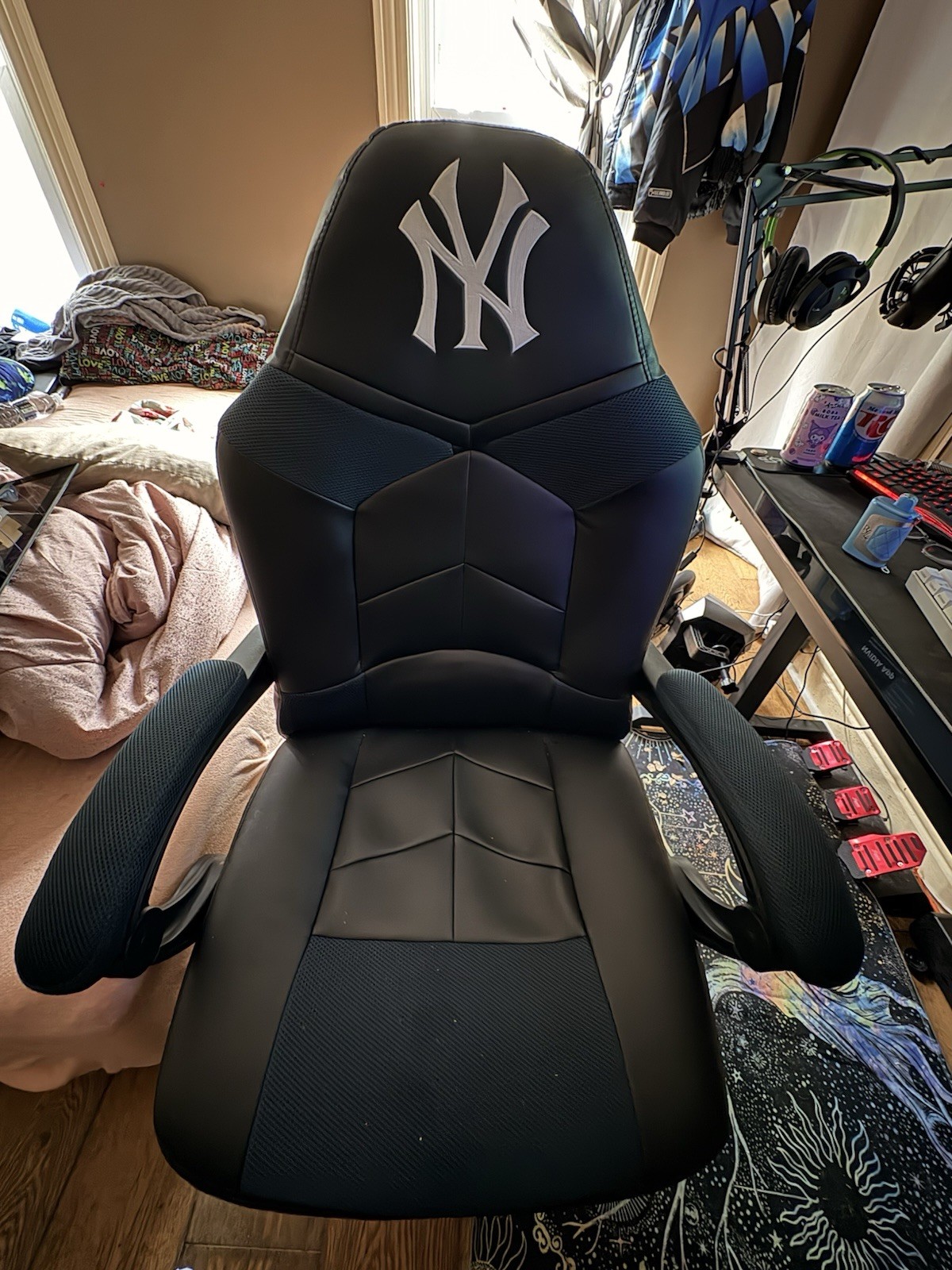 iBUYPOWER Gaming Desktop AMD Ryzen 5 4500 Radeon RX 6600 16GB 932GB SSD Black