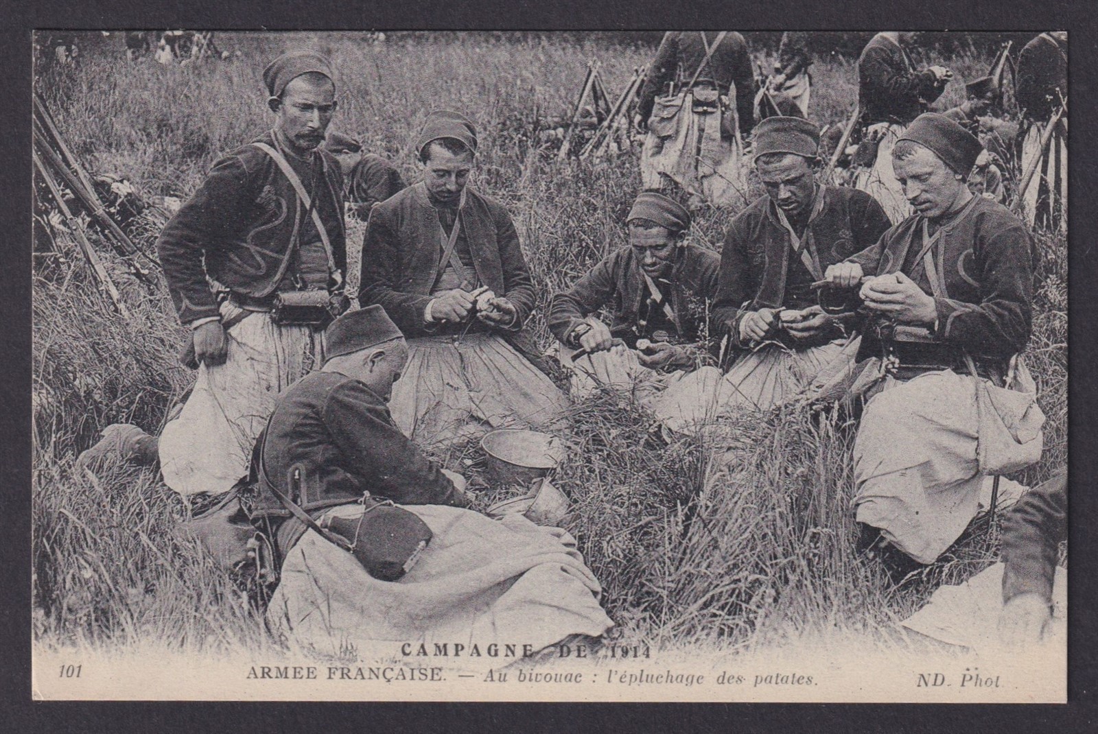 FRANCE, Postcard, At the bivouac peeling potatoes, Propaganda, WWI