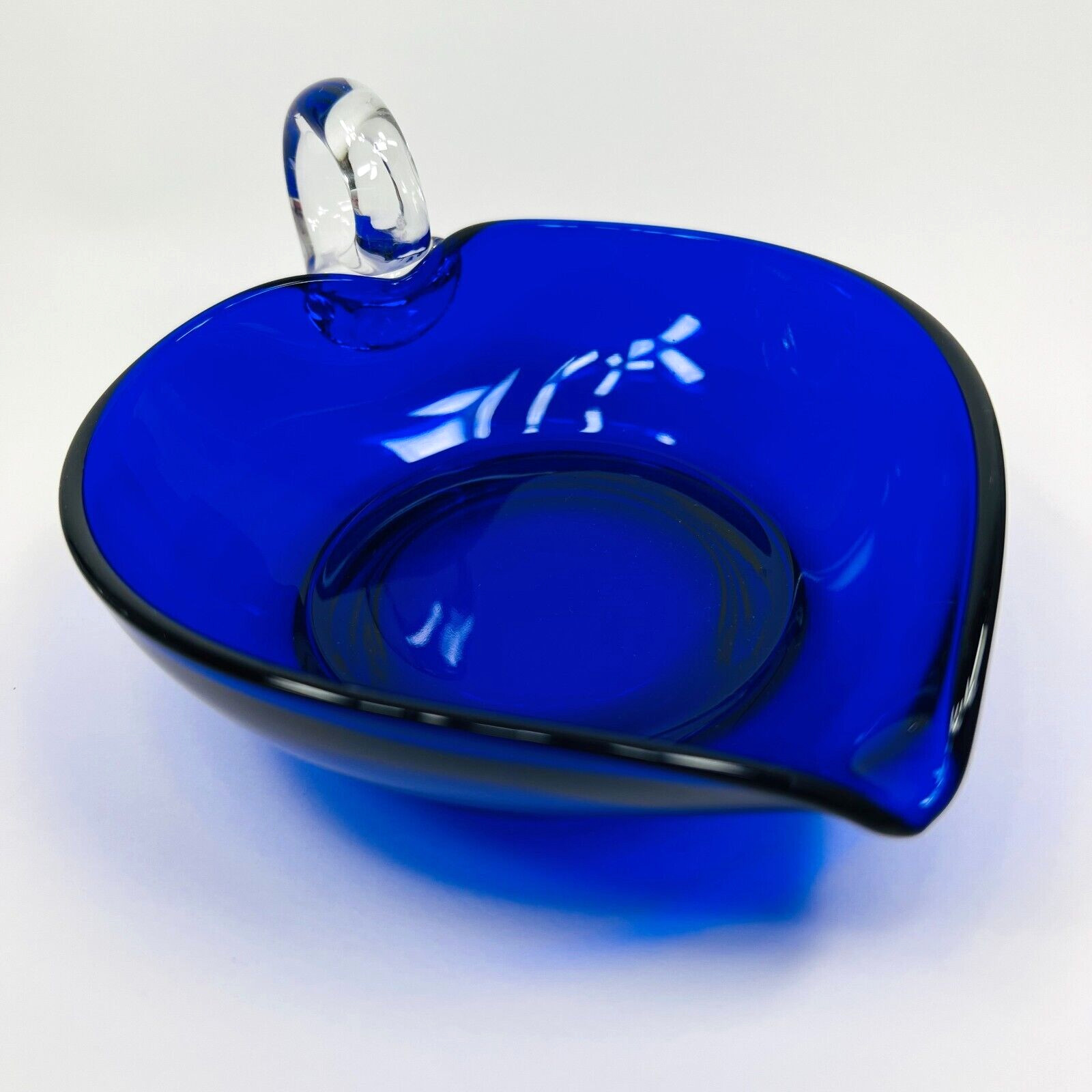 VINTAGE HAND BLOWN COBALT BLUE ART GLASS NAPPY DISH CLEAR HANDLE 6 1/2 by 5 1/2"