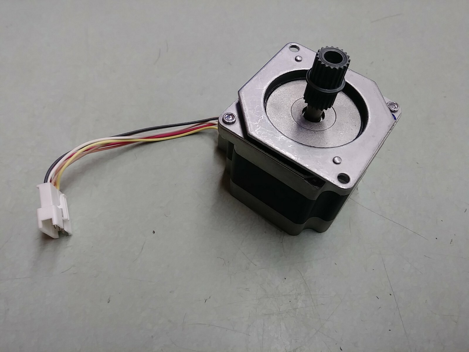 KENSHI STEP MOTOR STP-59D1009-01 1.8/STEP  2.1 w/Cables