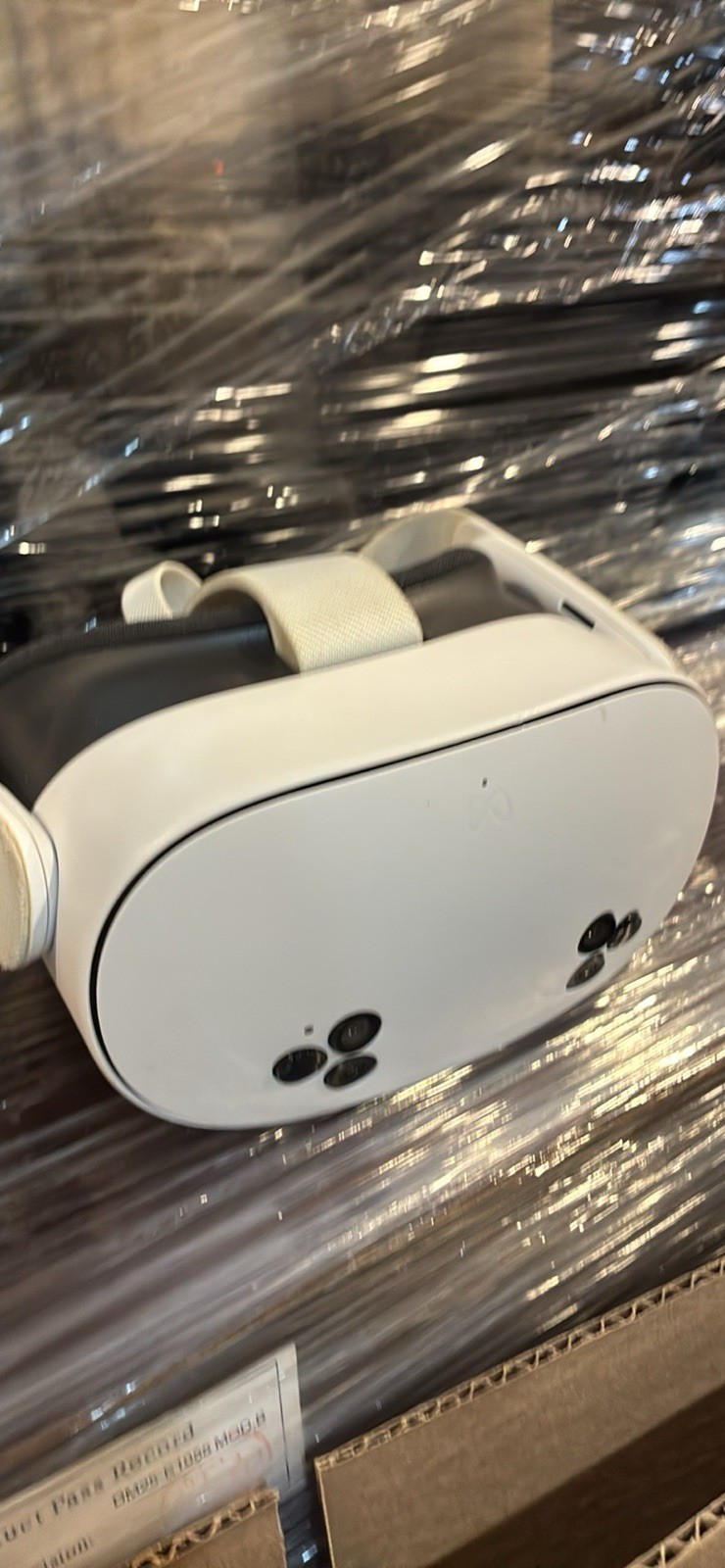 Meta Quest 3s with controllers VR Headset White with Built-in Cameras 