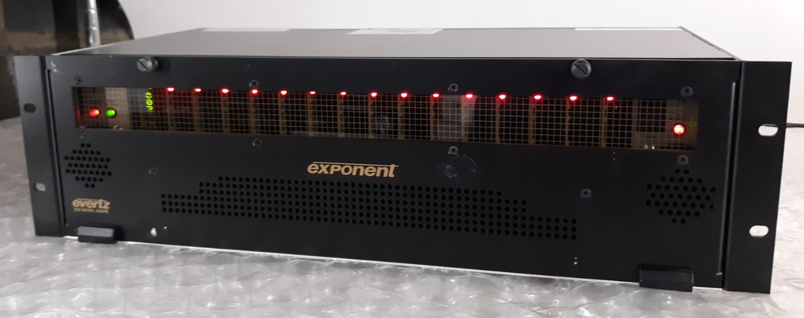 Evertz 500FR Frame w/ 15x 500DA2Q-3G REVB + 1x 500FC w/ 16x Backplanes+2x Cords