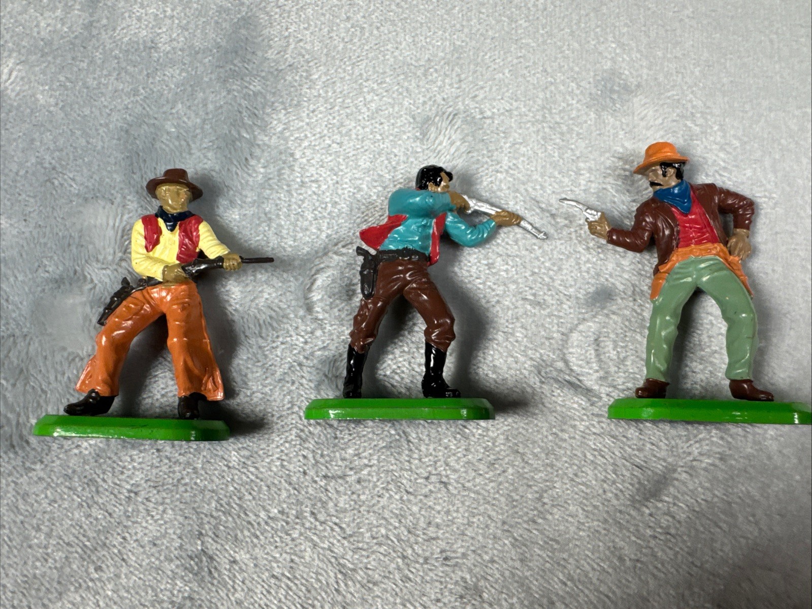 Vintage Britains Deetail Figures– Green Base – 1971 - lot of 3 Country Western