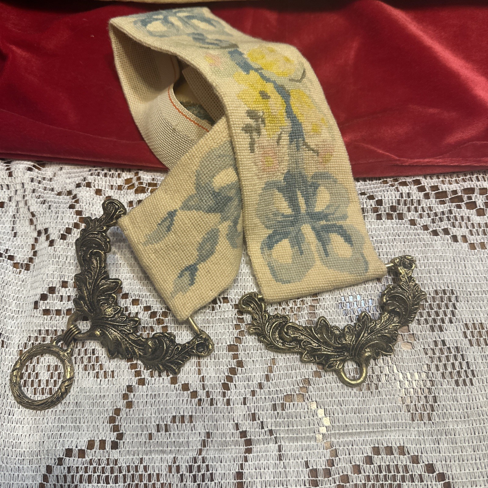 Antique Victorian Style Butler's Floral Ornate Tapestry Brass Bell Pull Gong