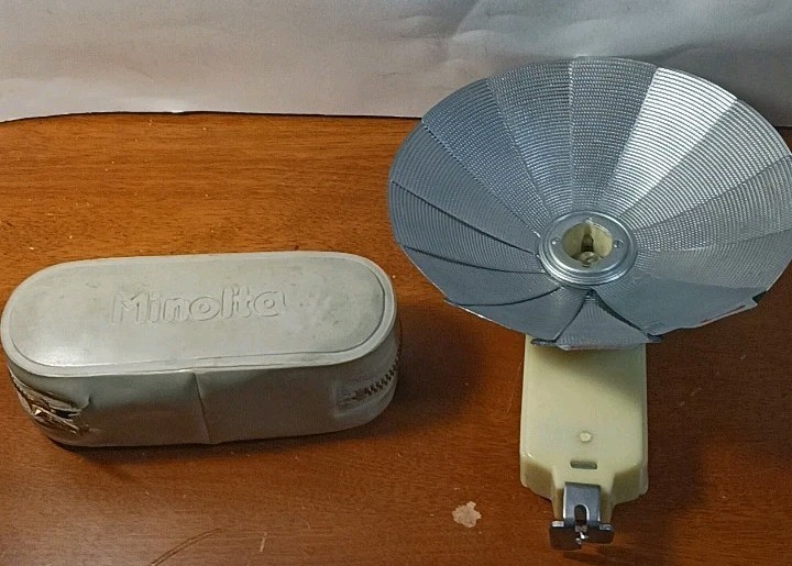 Vintage Minolta Rotary Flash Attachment w Original Case Camera Accessory