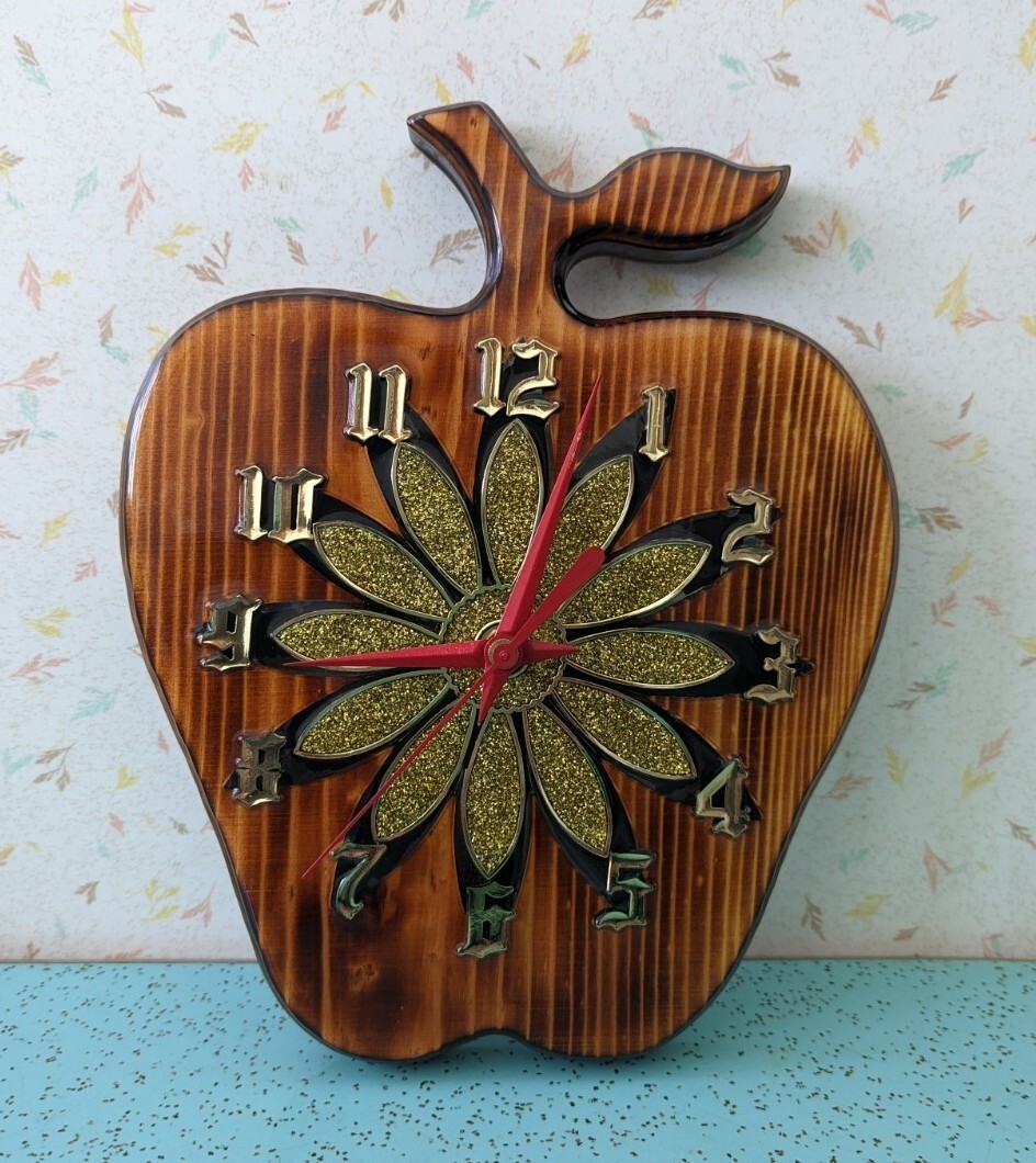 Vintage Wooden Apple Clock Shine Clock Homemade Perfect for Teachers Glitter