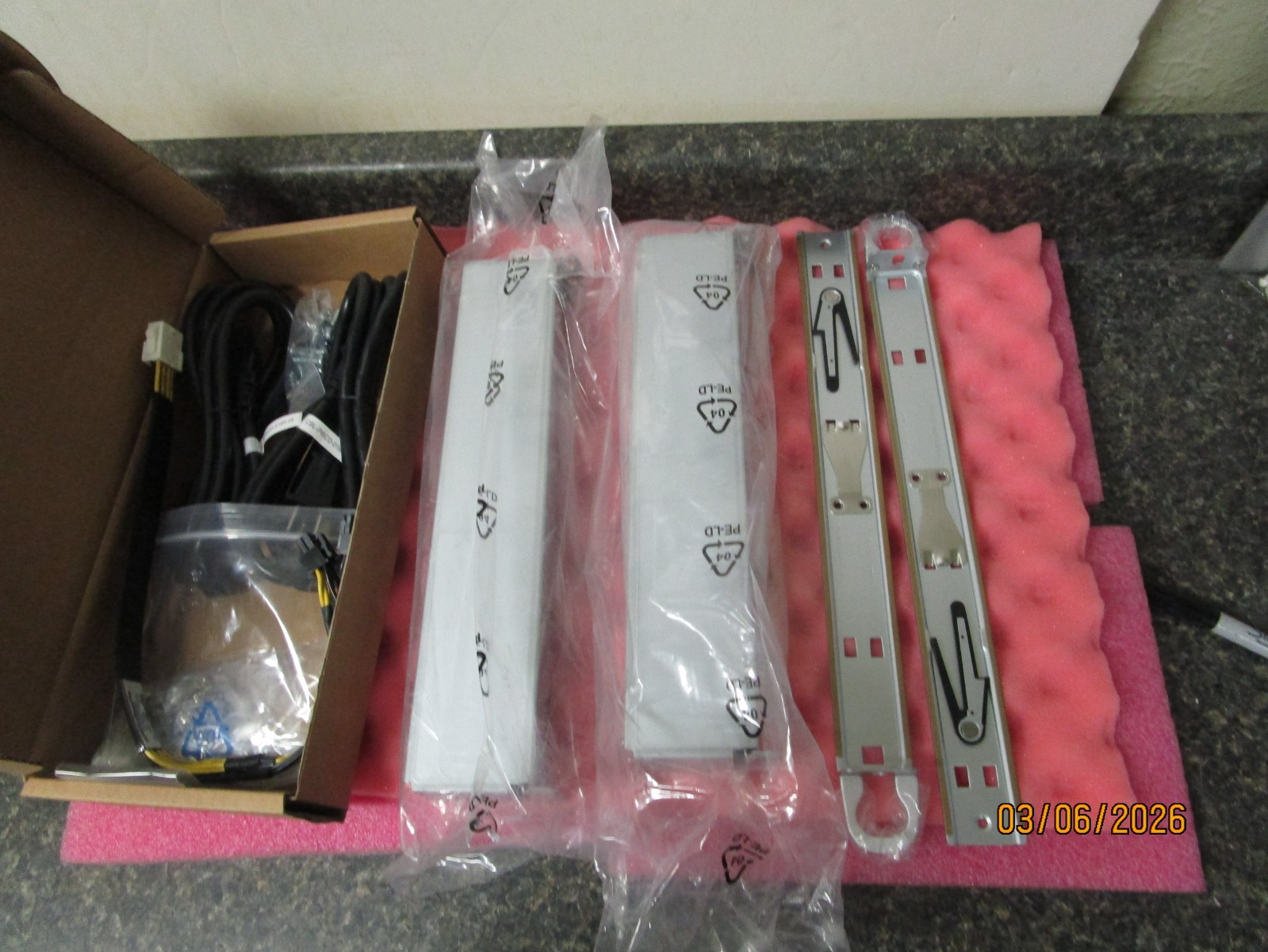 NEW Opened Box! Supermicro MCP-290-00182-0N 1U Rackmount Rail Rack Kit + Cords